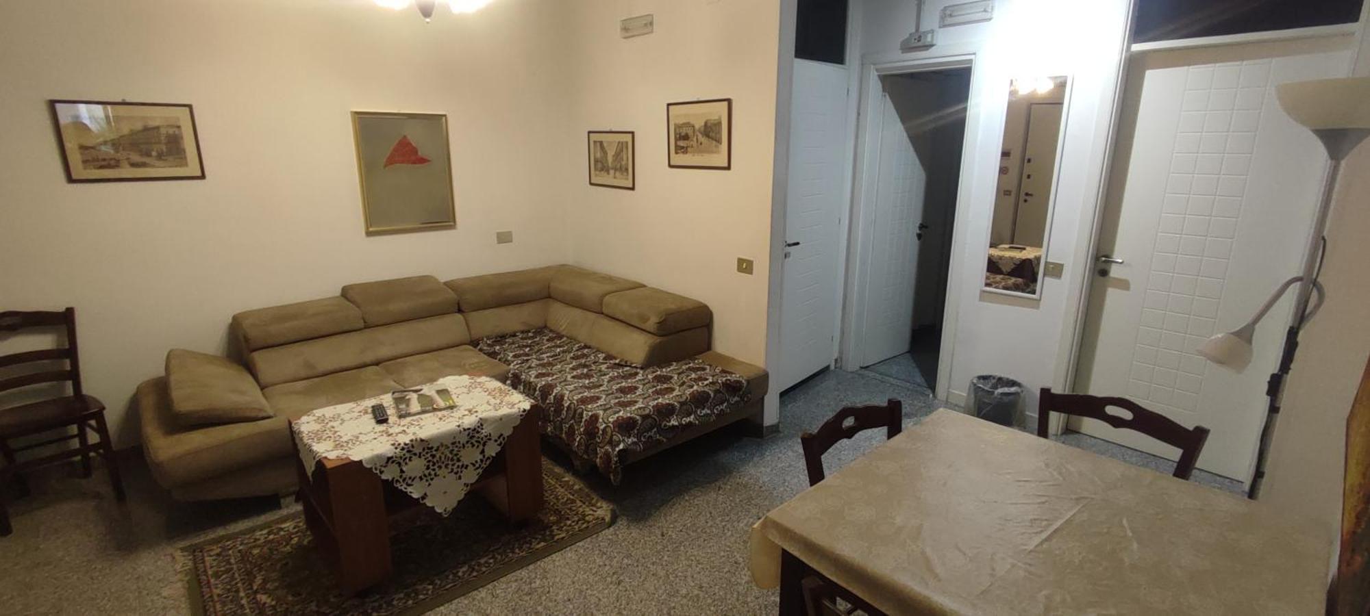 Castle Area Old Town Flat With Terrace And 2 Bari