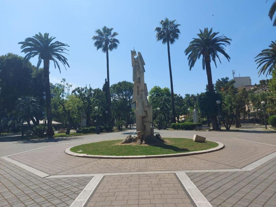 Characteristic Garibaldi *