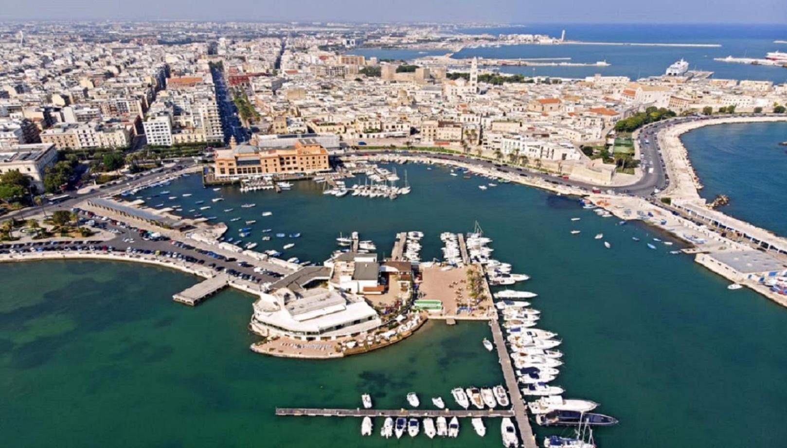 La Follia Dell'architetto Bari