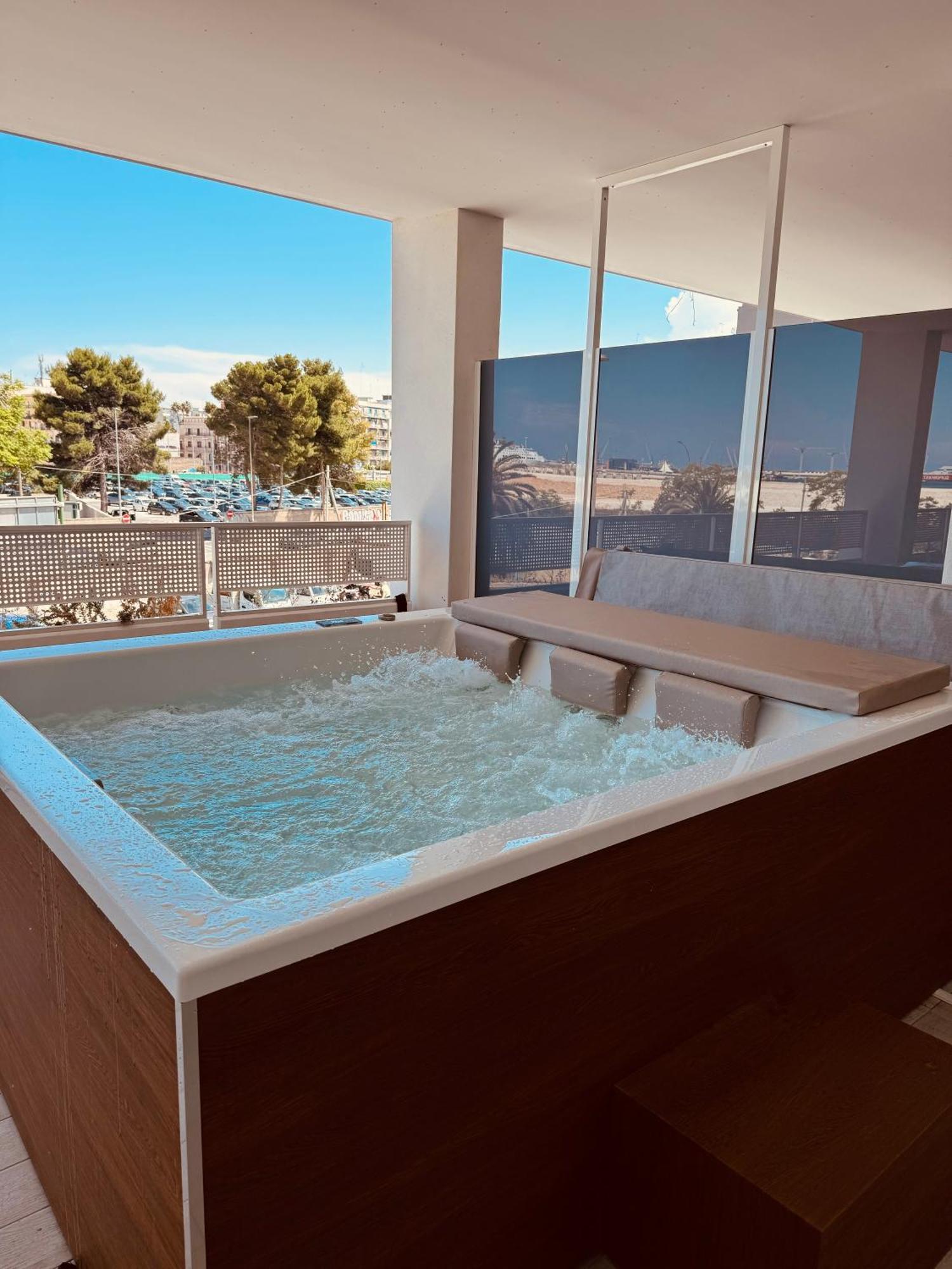 Marisabella 4 *