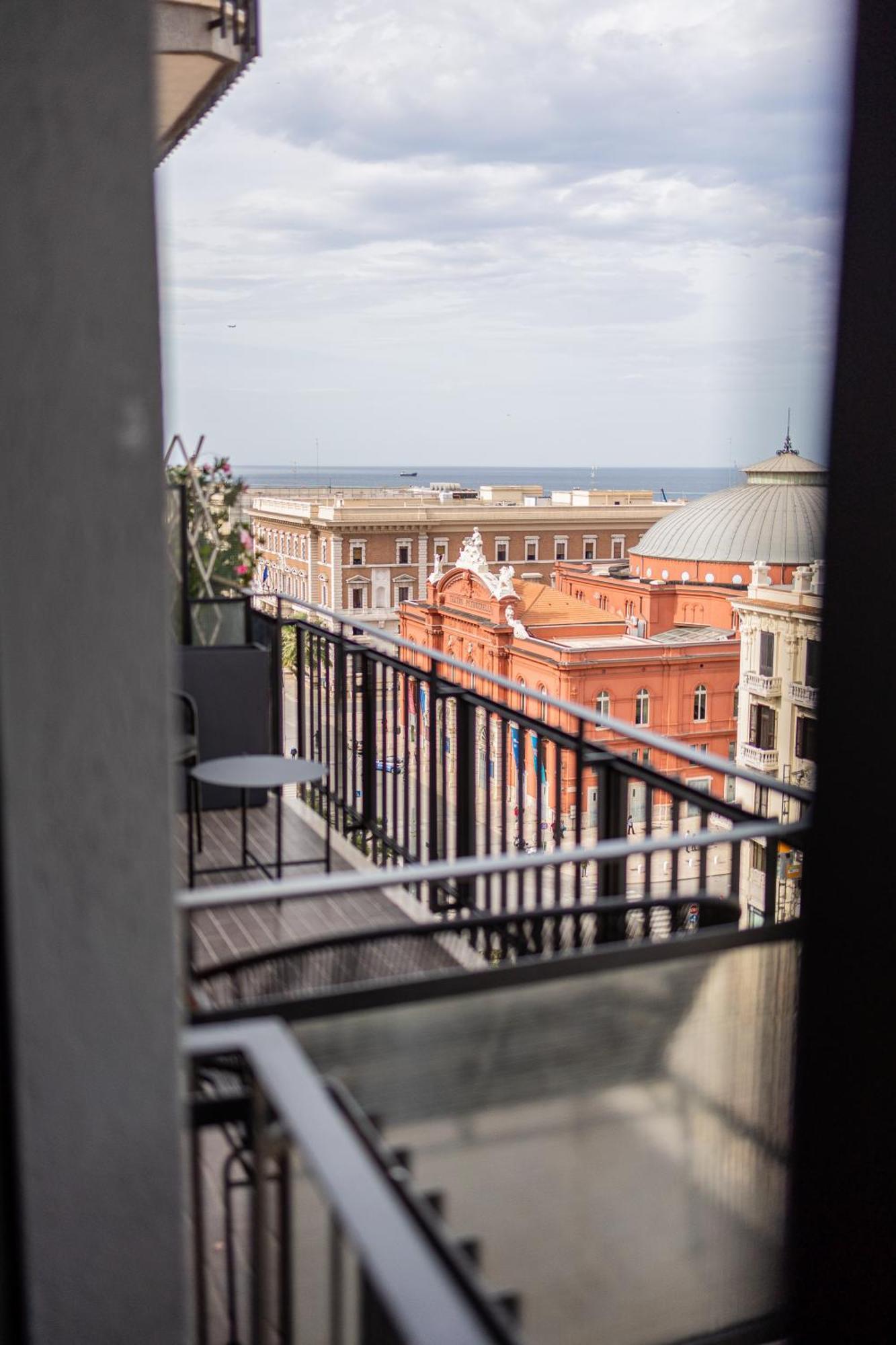 Panoramic Flat-les *
