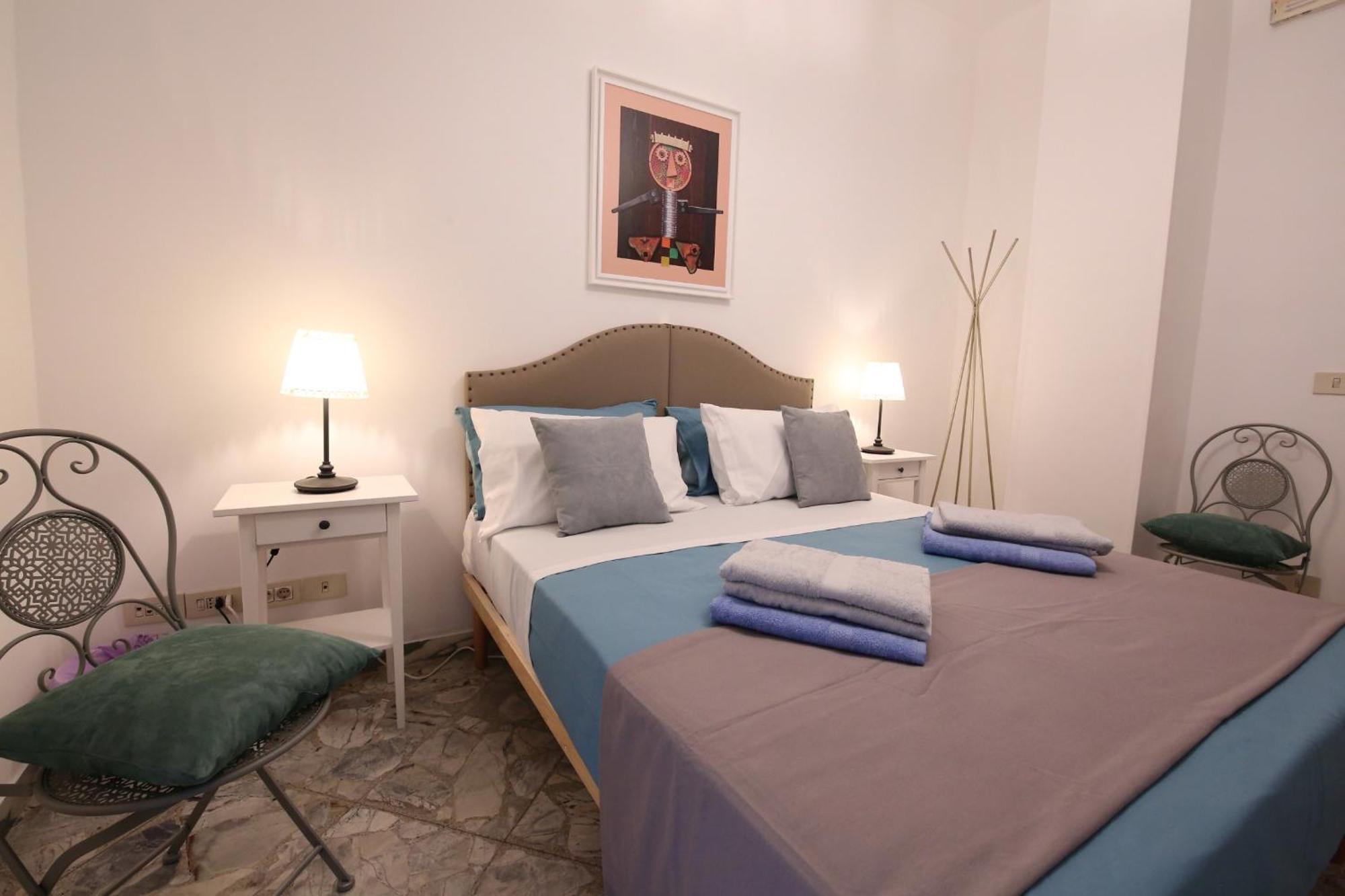 _ Cavour 156 & Savoia _ Guest house Bari