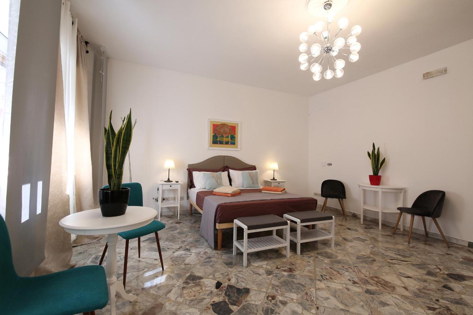 Guest house _ Cavour 156 & Savoia _ *