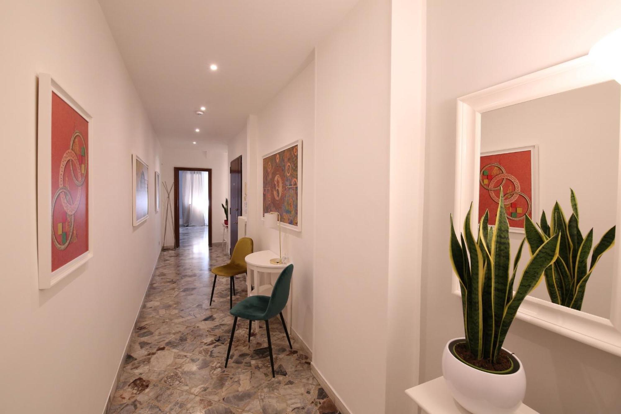 _ Cavour 156 & Savoia _ Guest house Bari