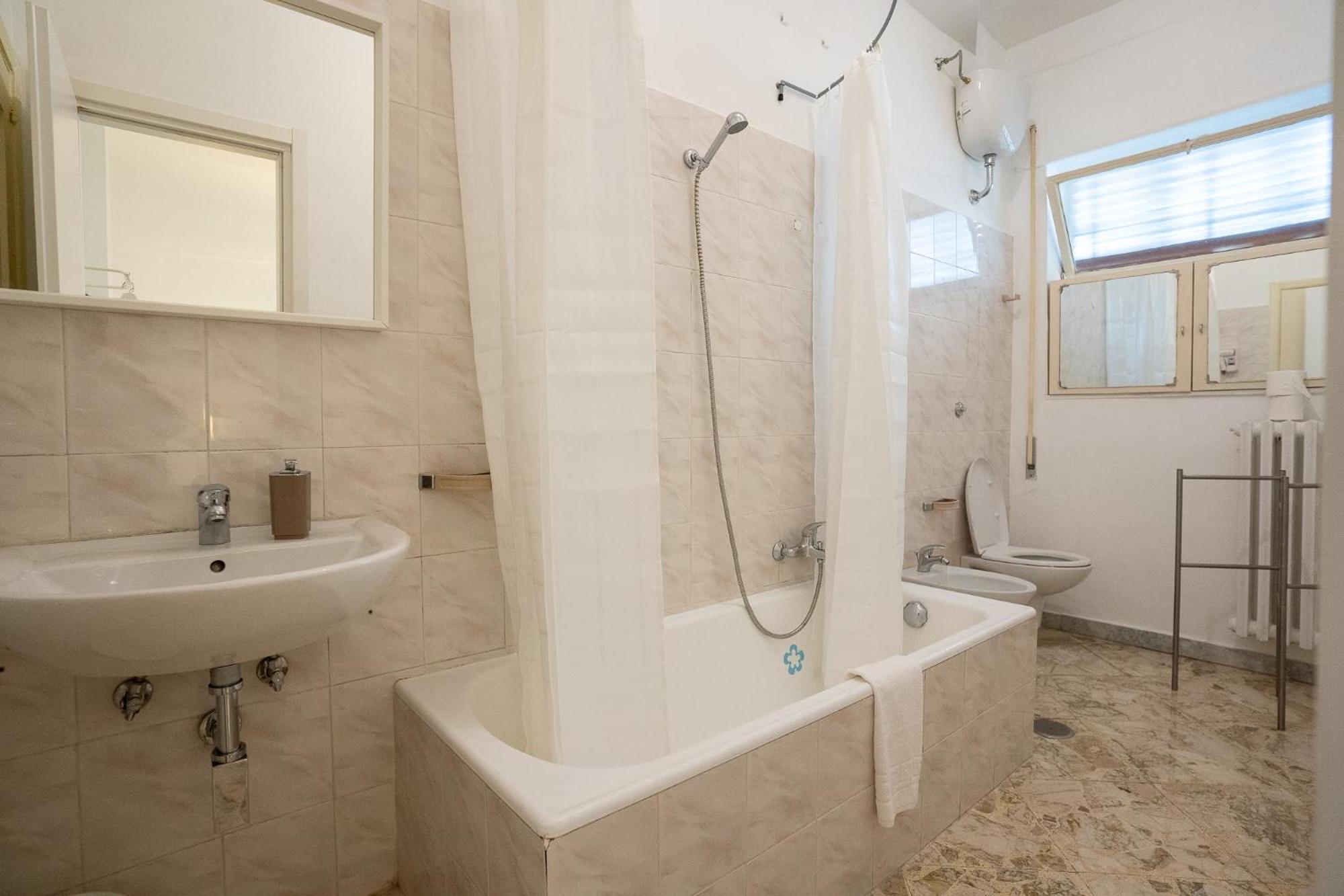 _ Cavour 156 & Savoia _ Guest house Bari