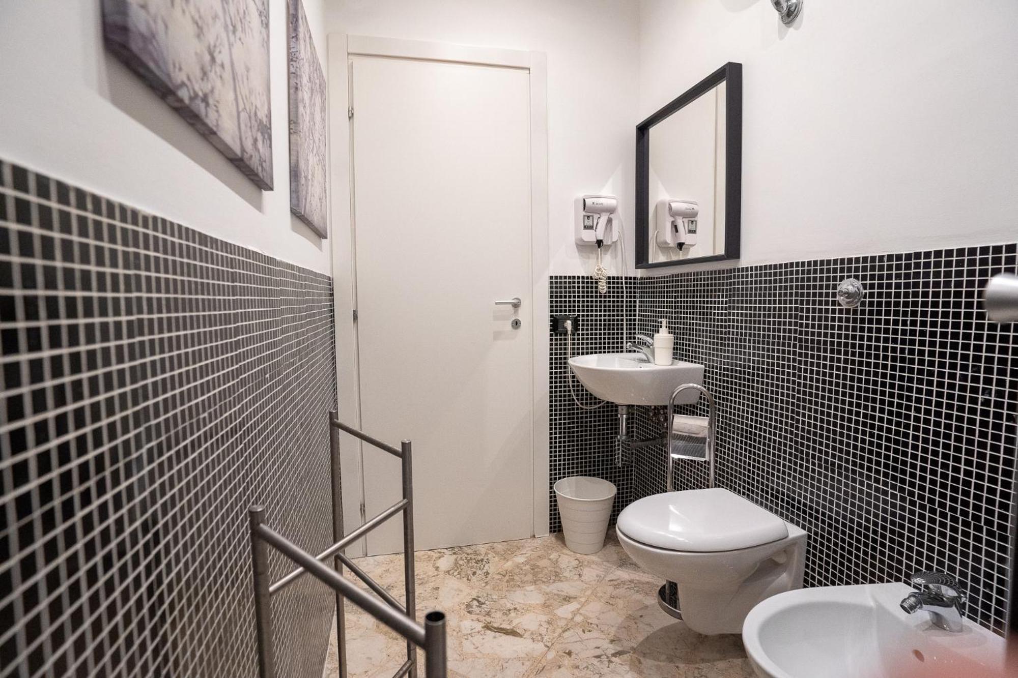 Guest house _ Cavour 156 & Savoia _