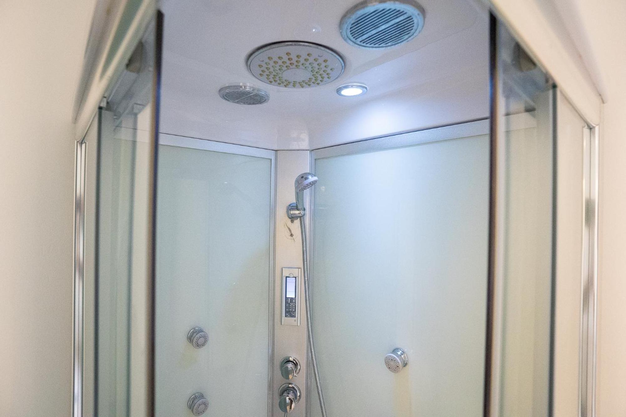 _ Cavour 156 & Savoia _ Guest house Bari