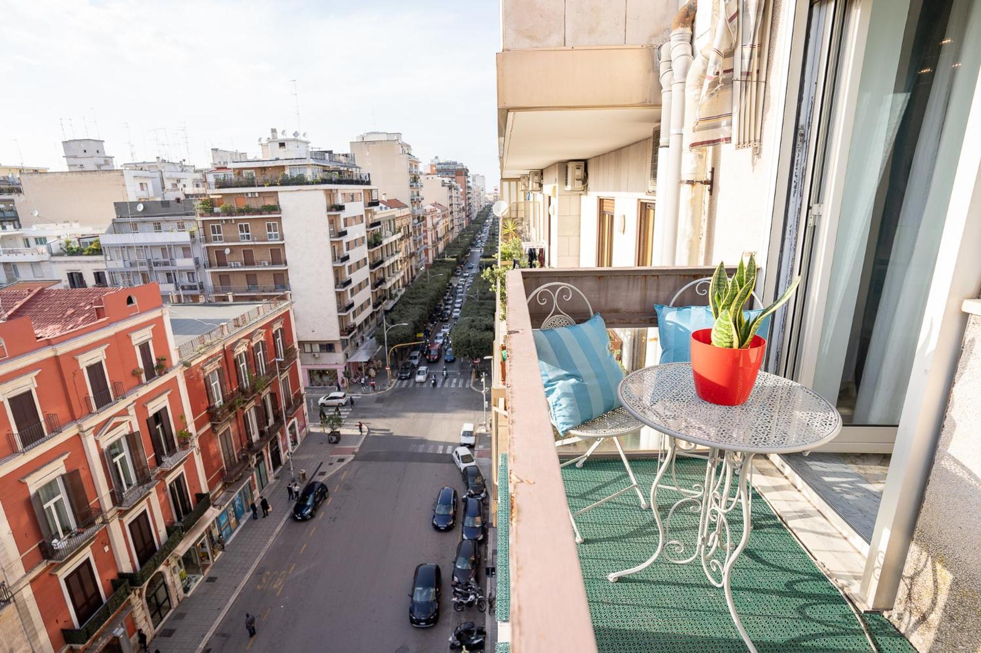 _ Cavour 156 & Savoia _ Bari