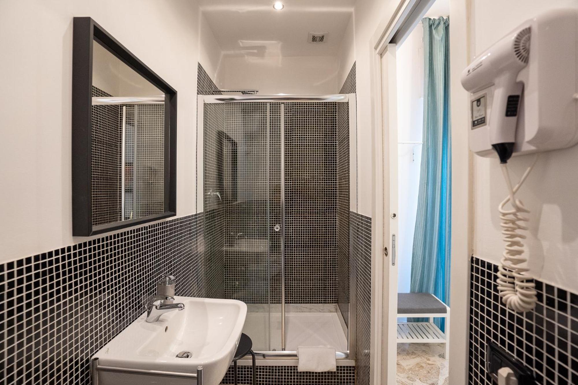 Guest house _ Cavour 156 & Savoia _