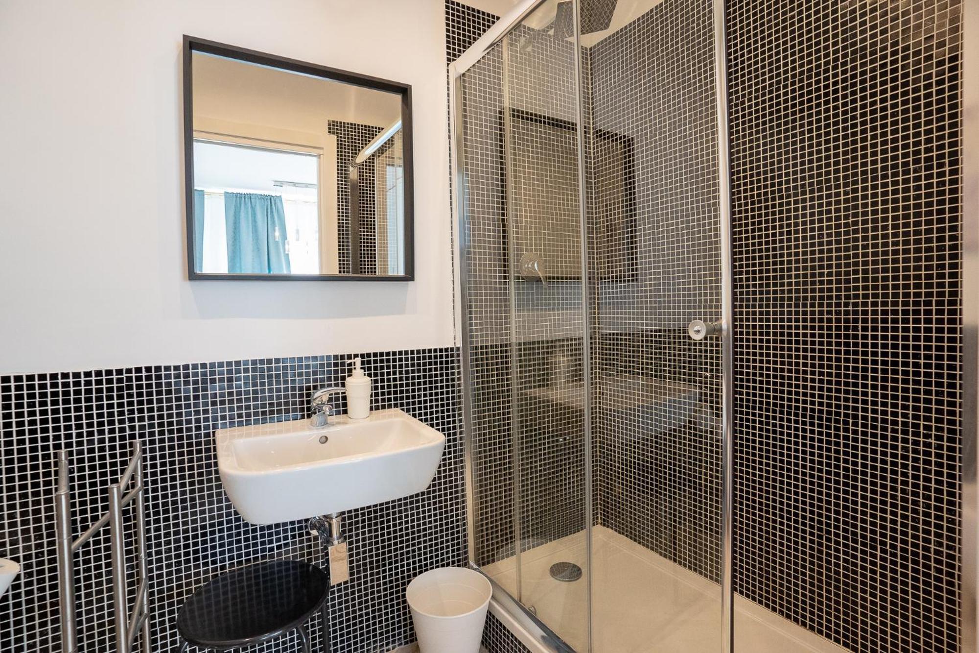 _ Cavour 156 & Savoia _ Guest house Bari
