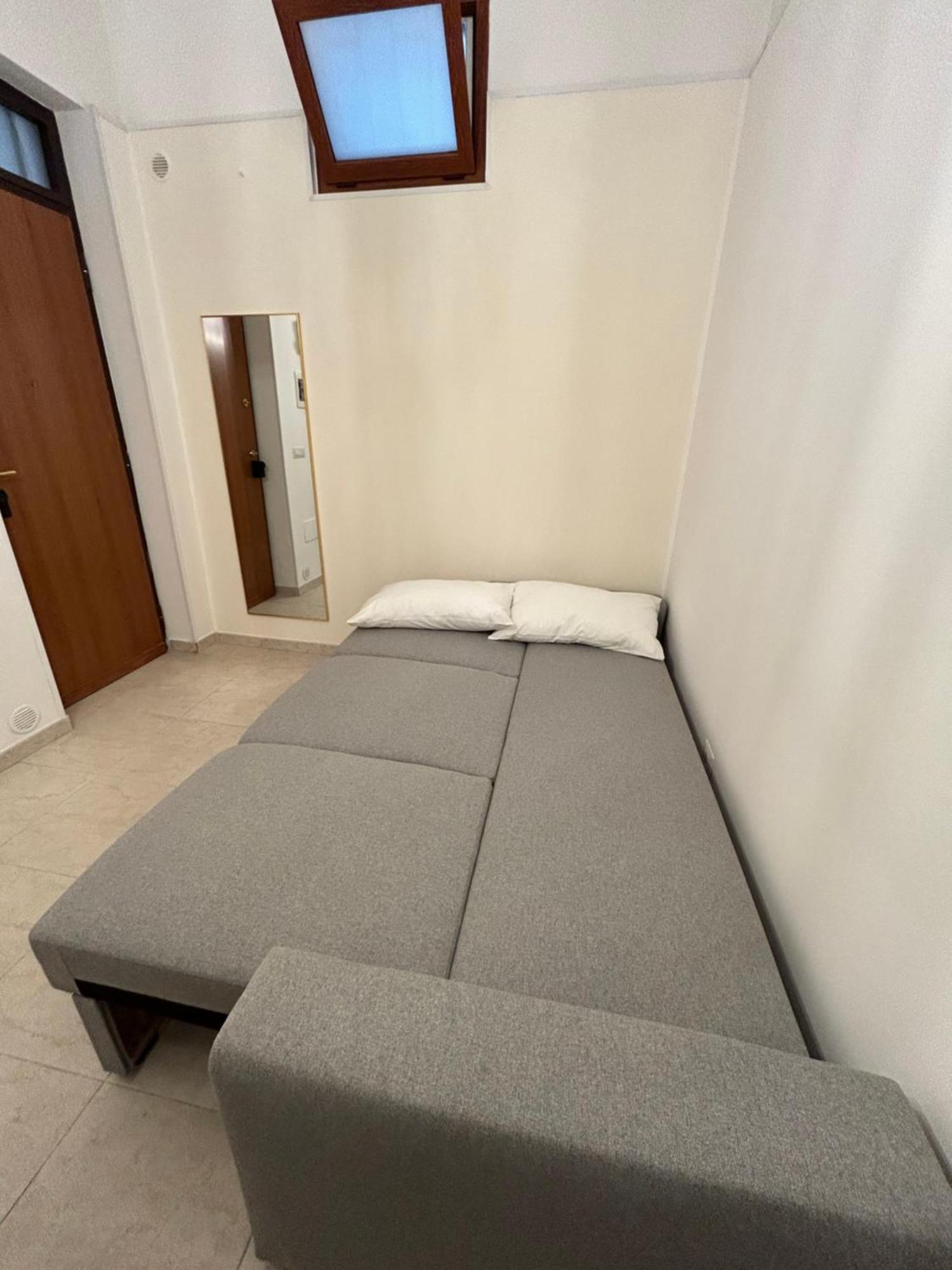 Cri House *