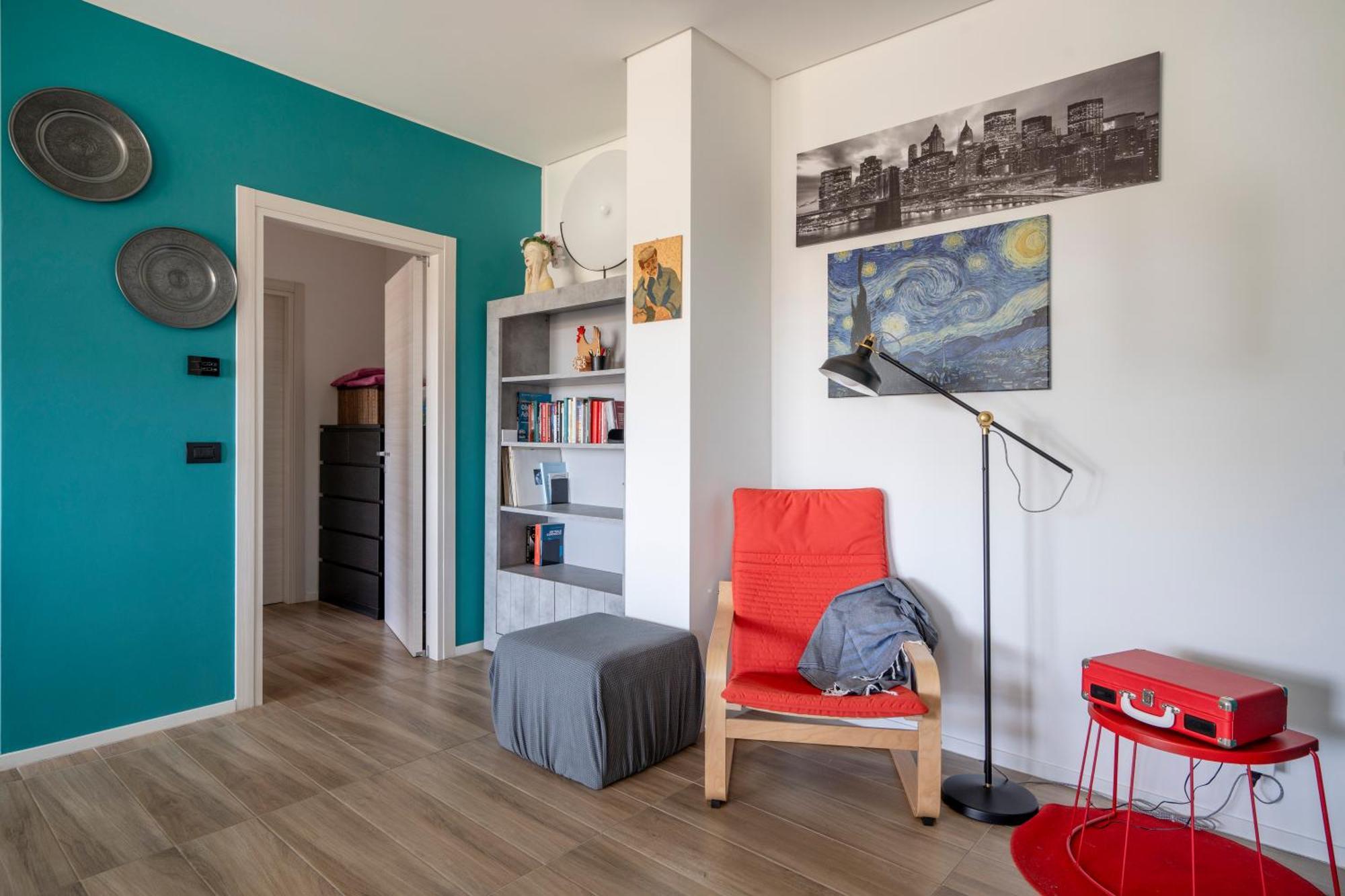 Kind Park - Sleek With Terrace & Parking Apartment