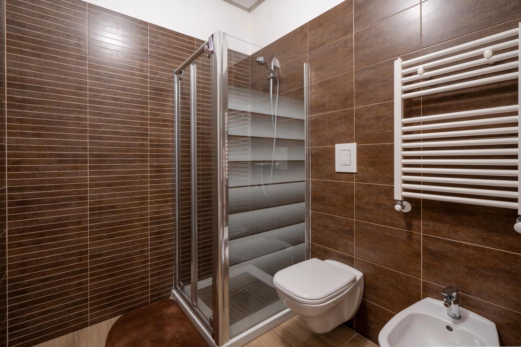 Kind Park - Sleek With Terrace & Parking Apartment Bari