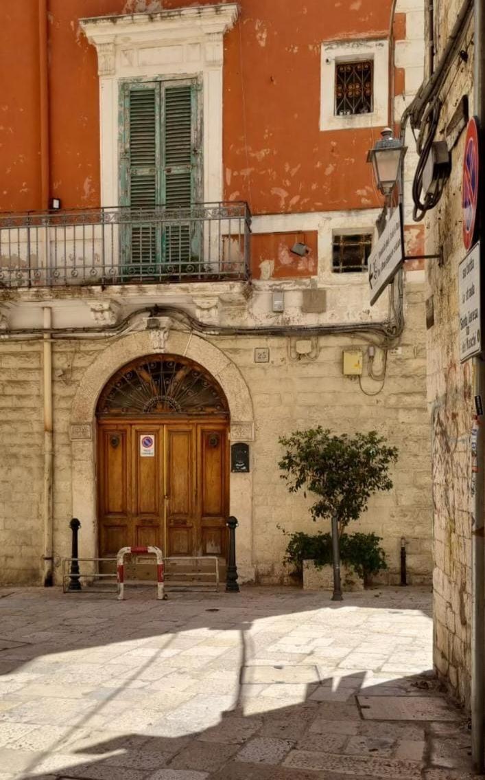Enza Domus * Bari