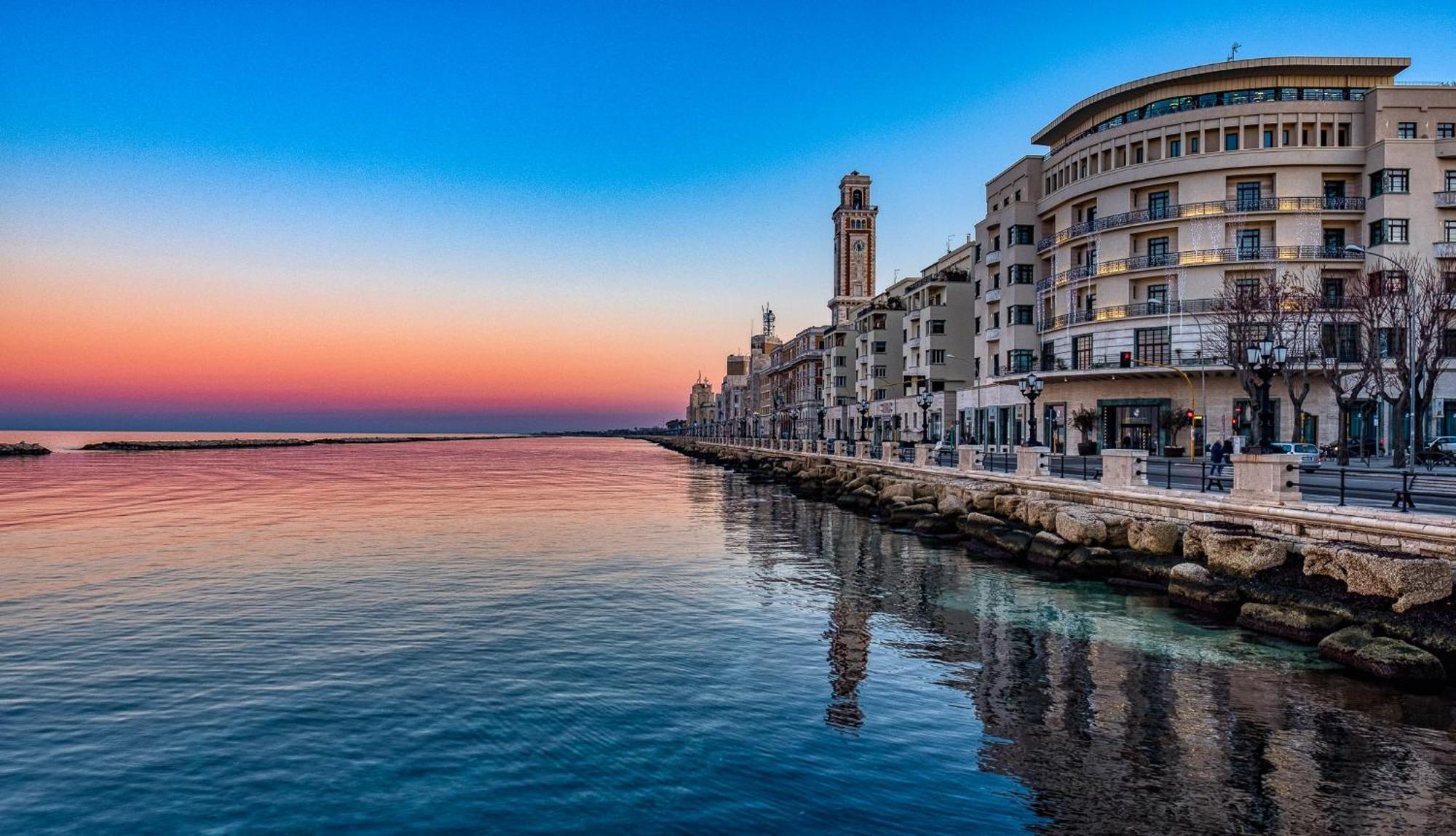 Magda House & Parking Bari