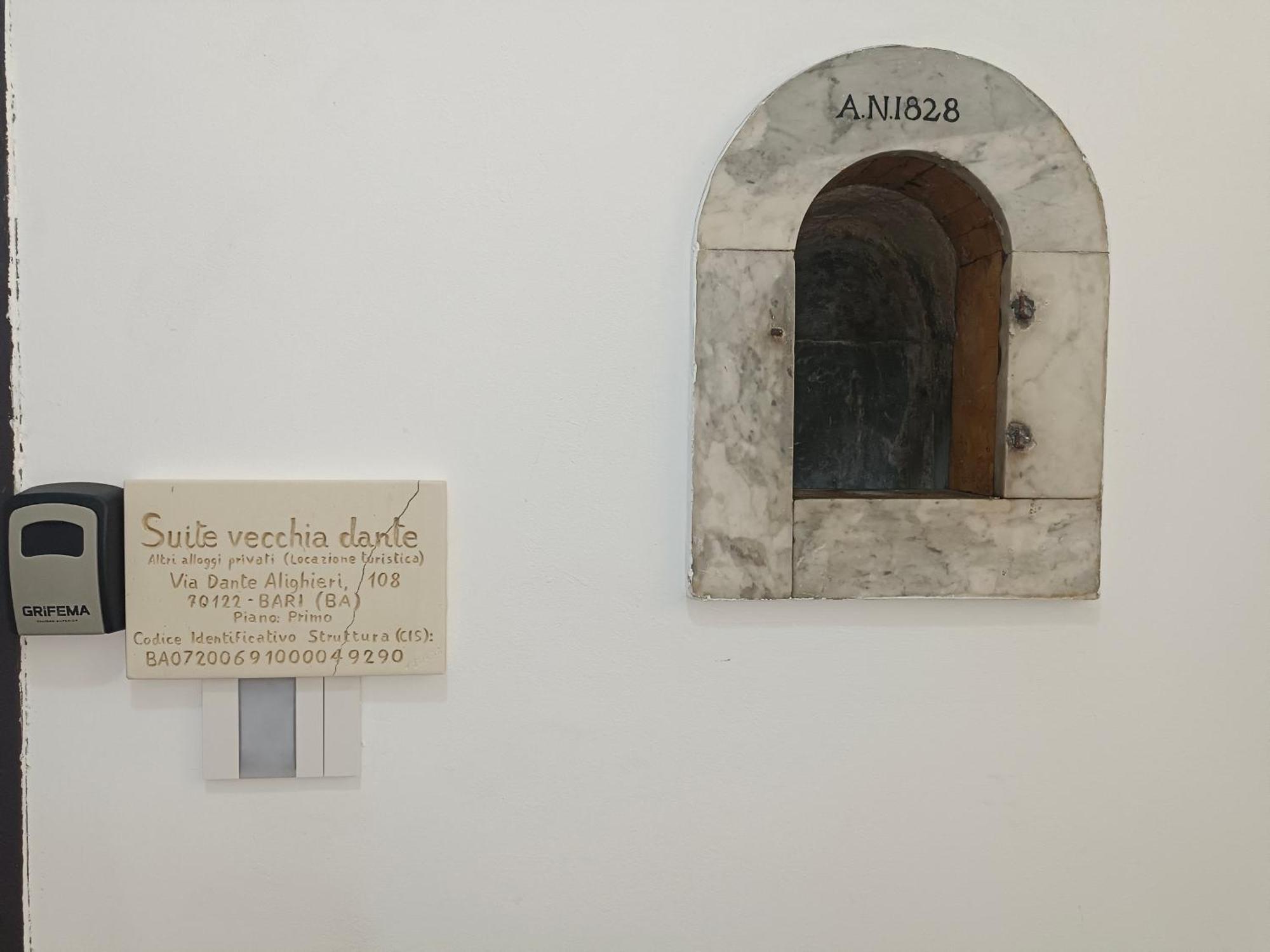 Vecchia Dante Apartment Bari