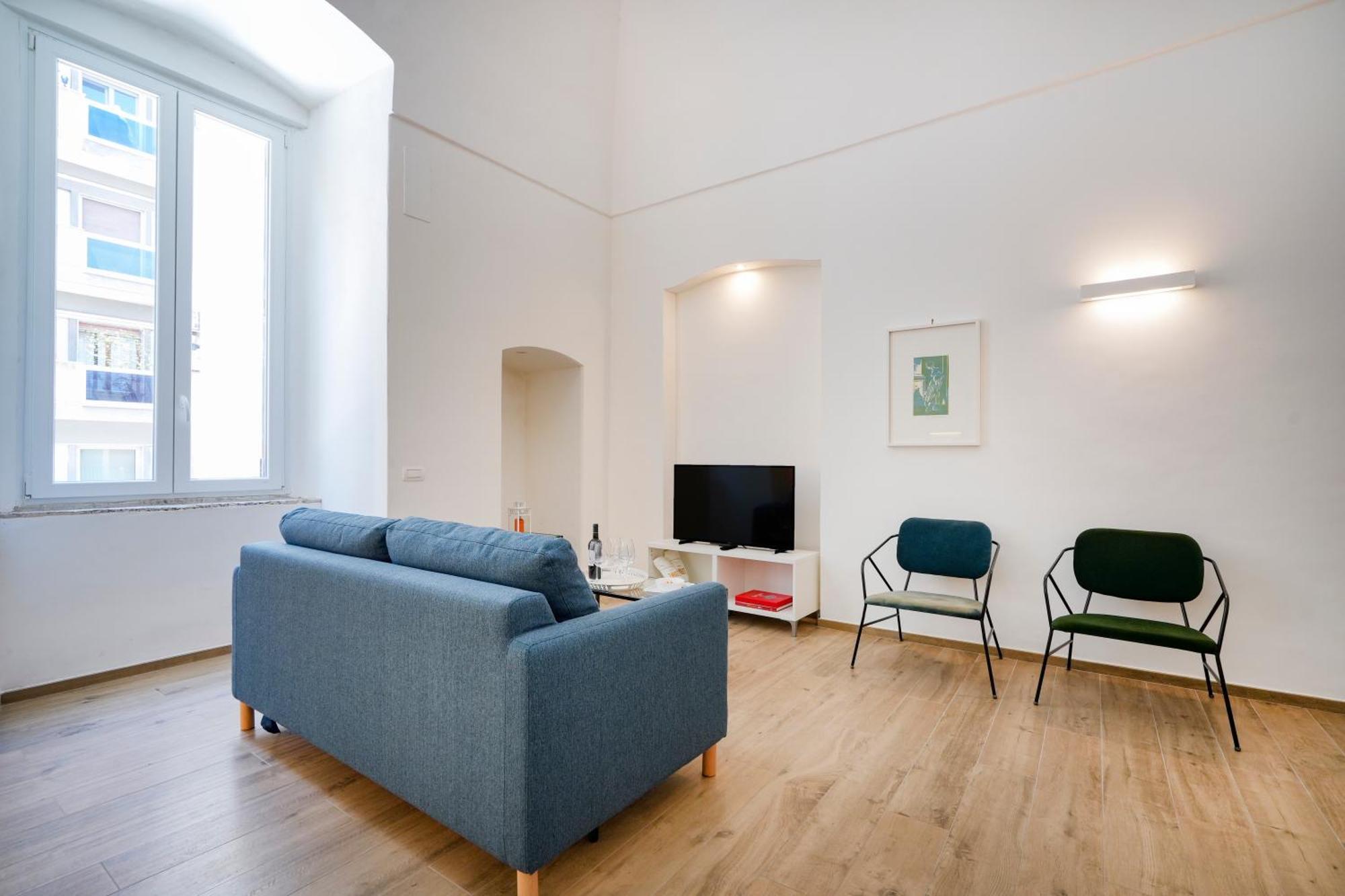 Oriens 24 - Comfy & Roomy Apartment Bari