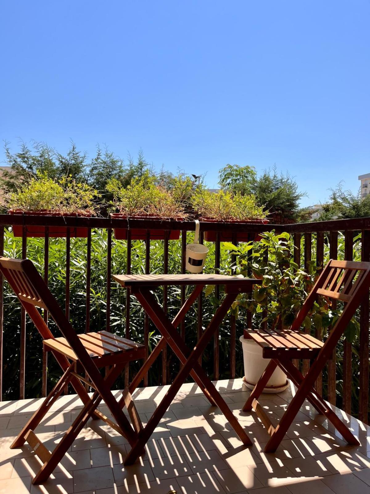 3 Guest house *