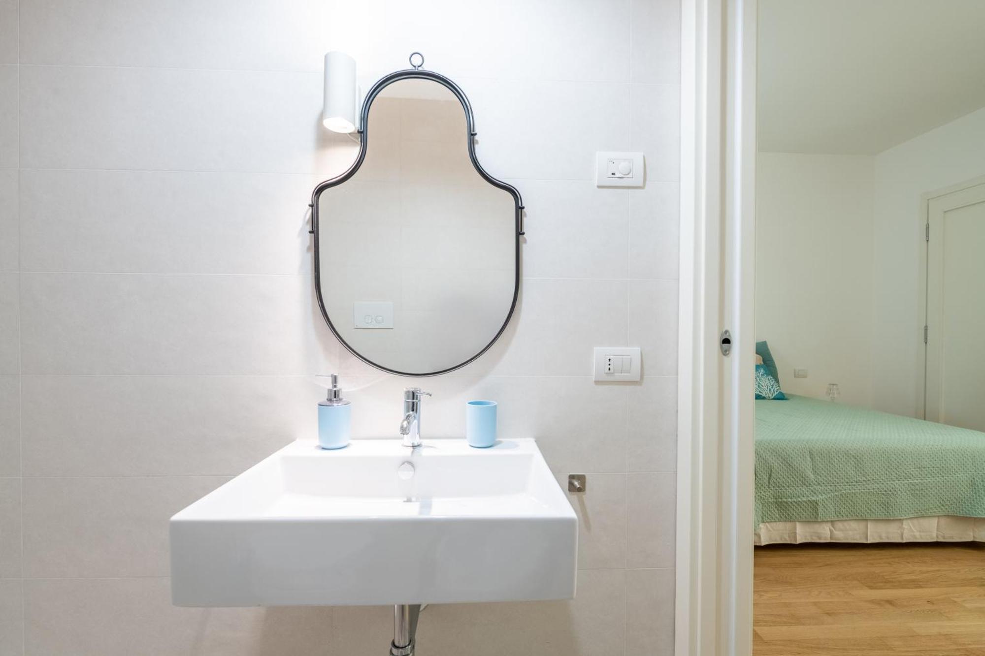 Apartment Maison Blaesia - Beachfront Modern Sea Loft Bari