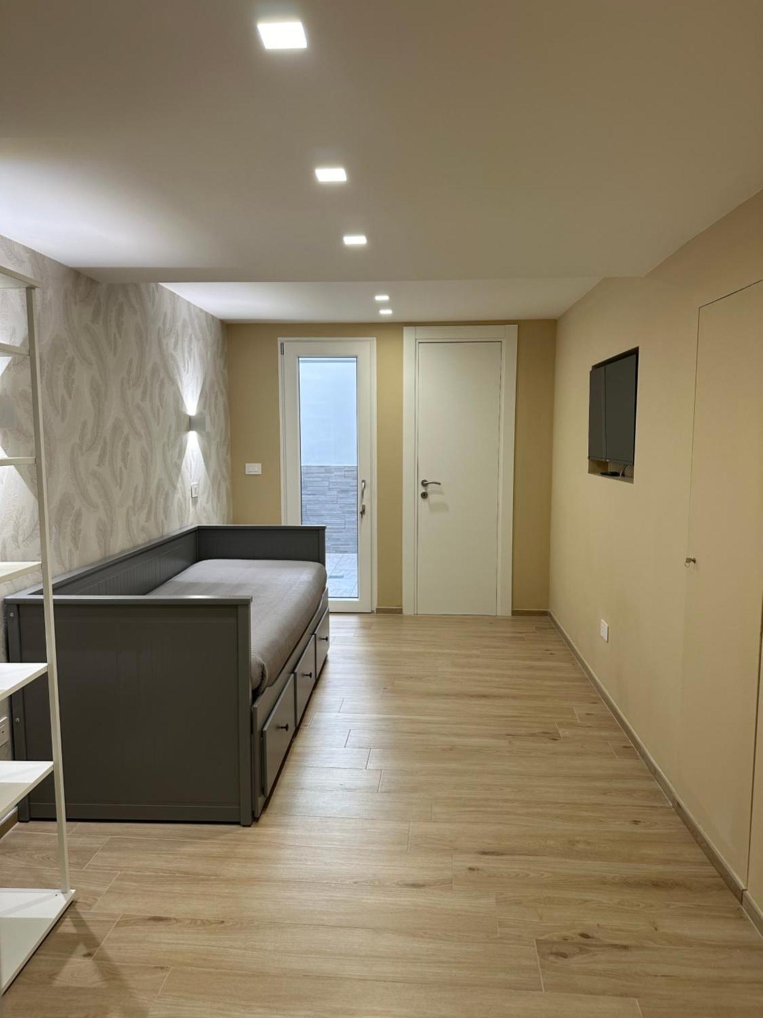 Beata Elia Loft Bari