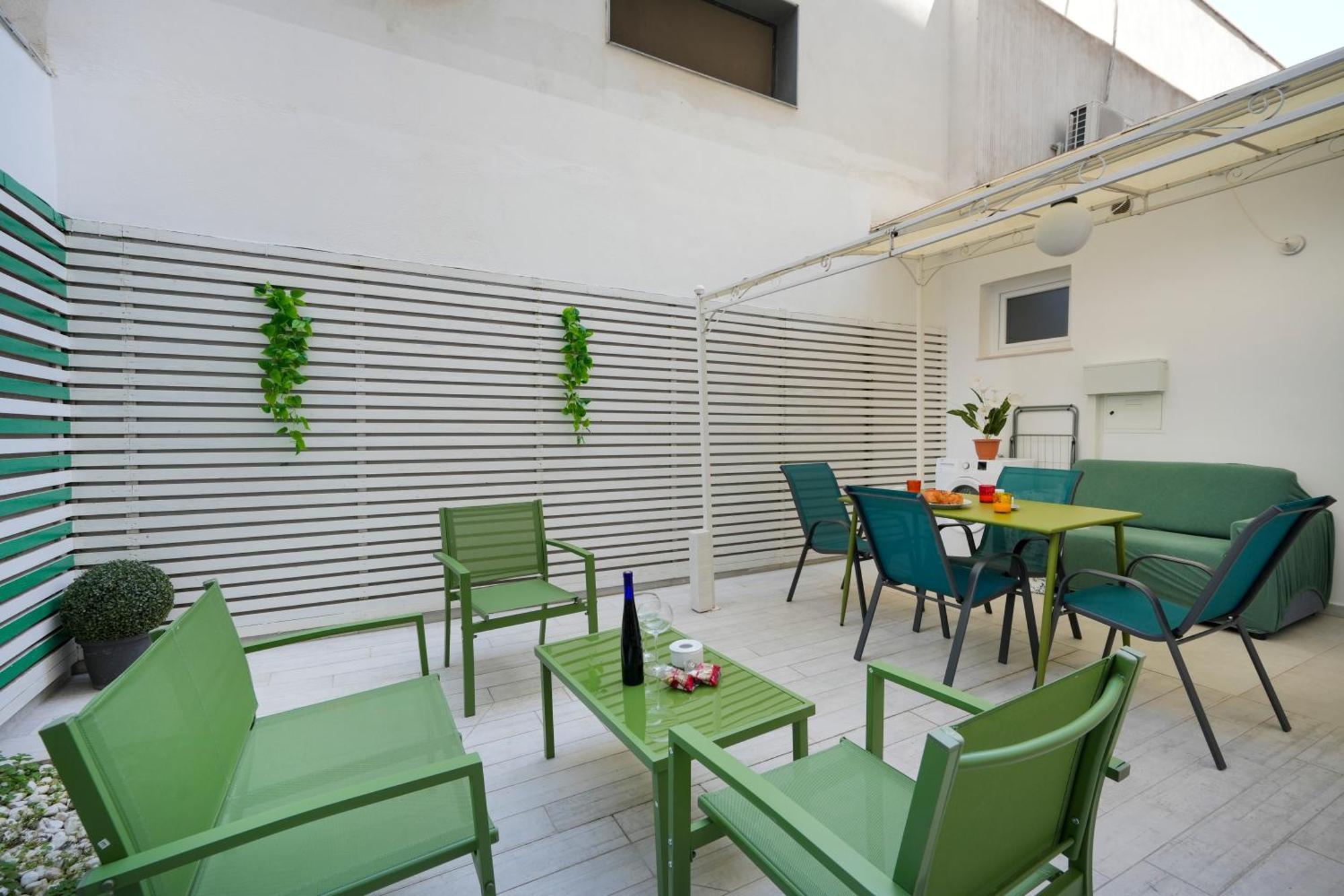 Color House Apartment