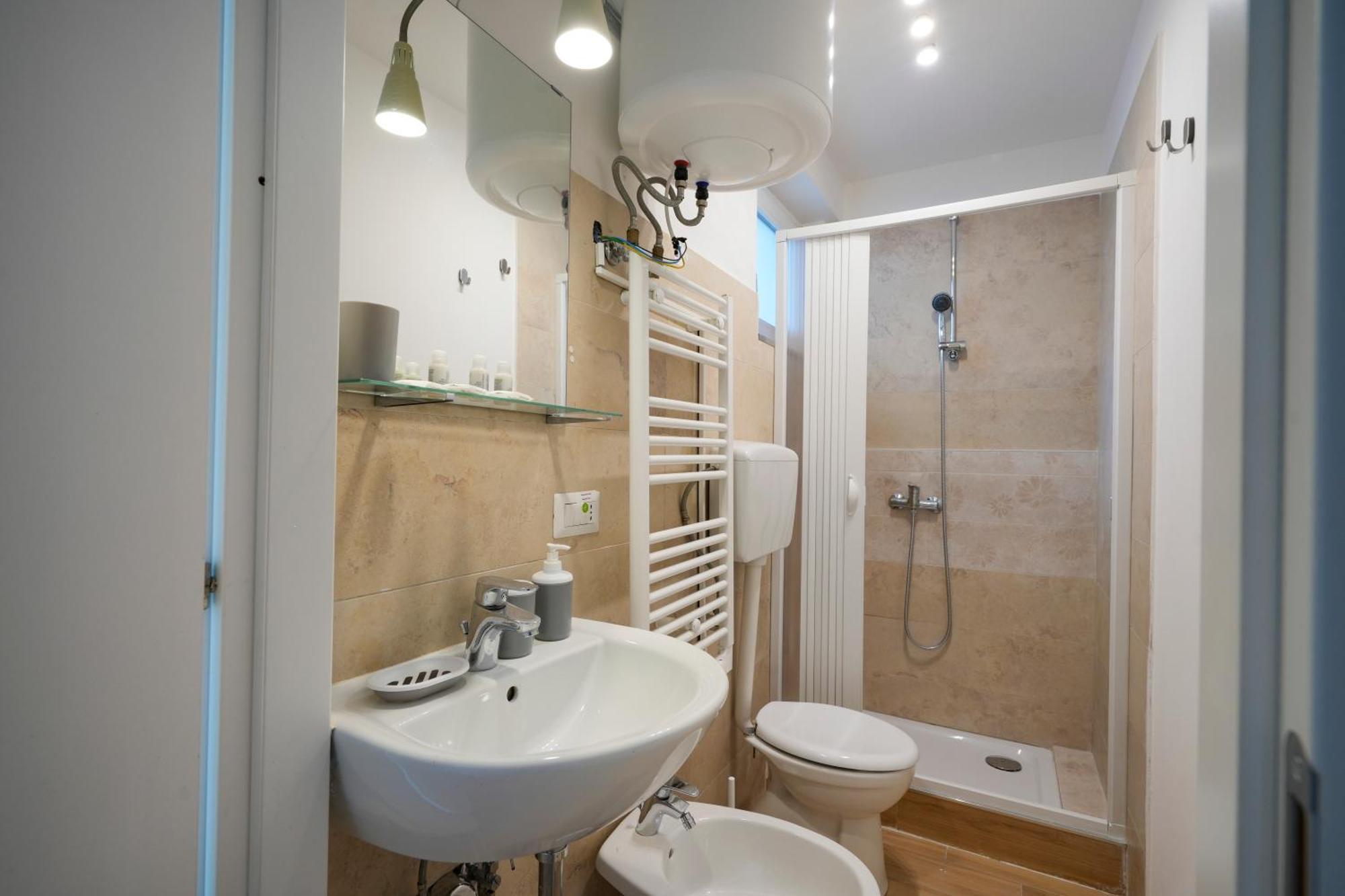 Color House Apartment *