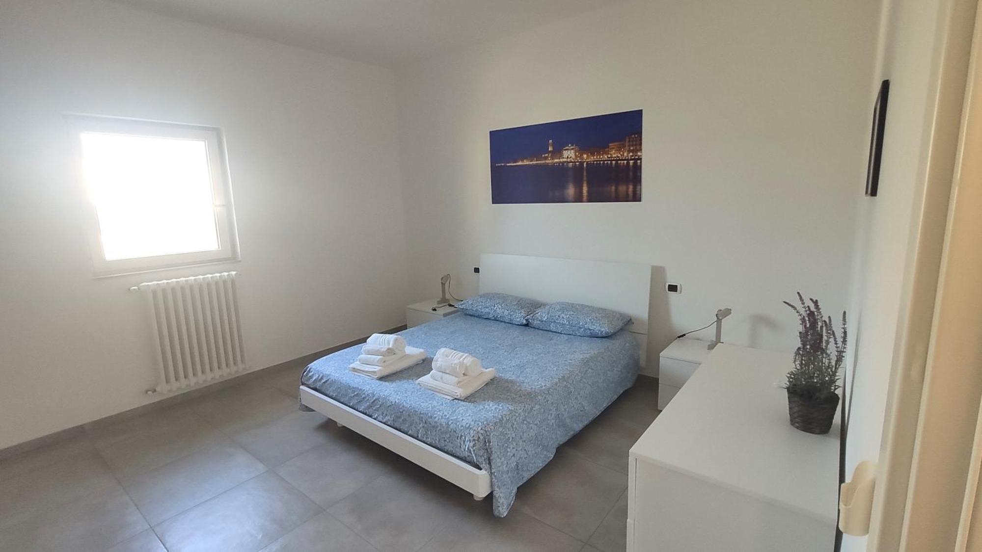Seagull - Front And Sea View & Airport Apartment