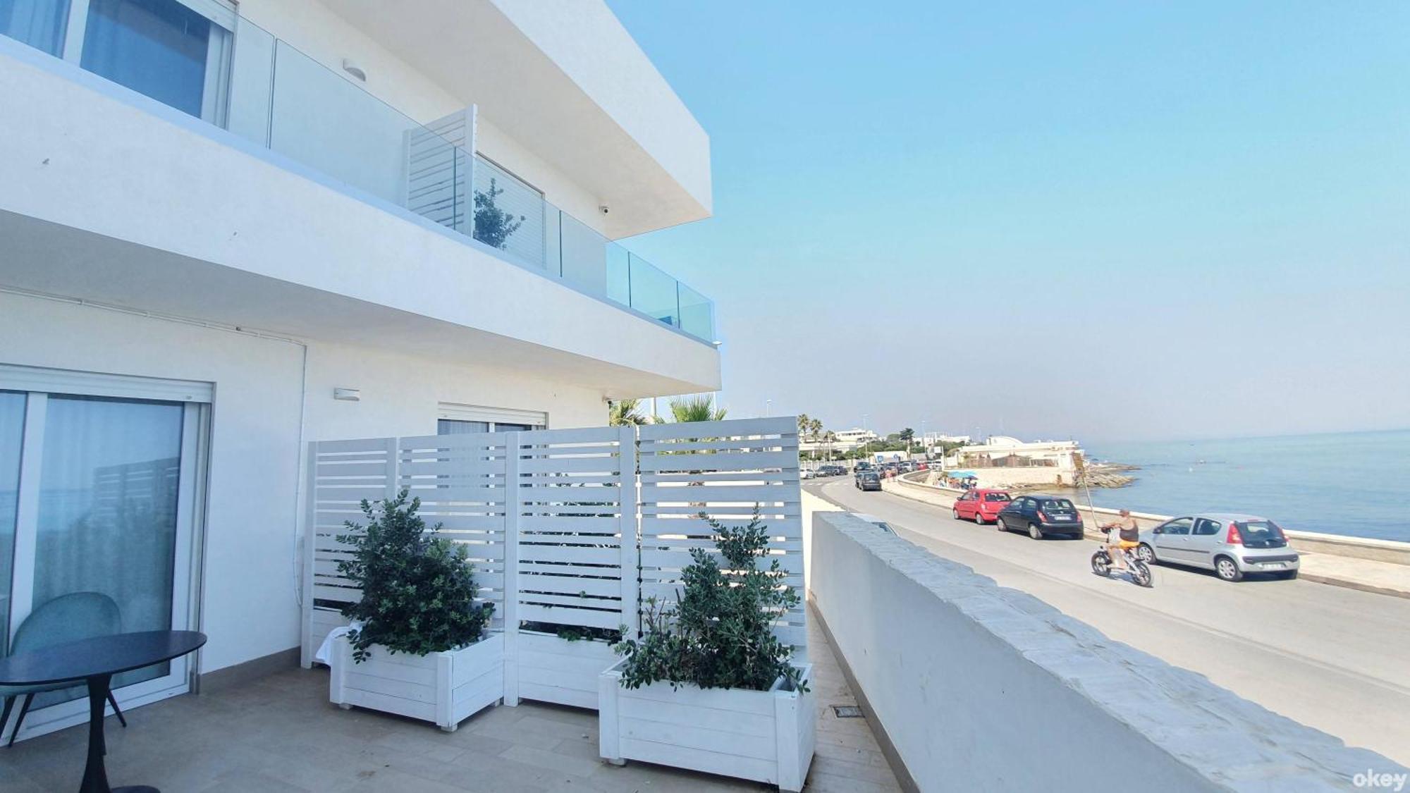 Mediterranea - Seaview, Pool & Garden Apartment *