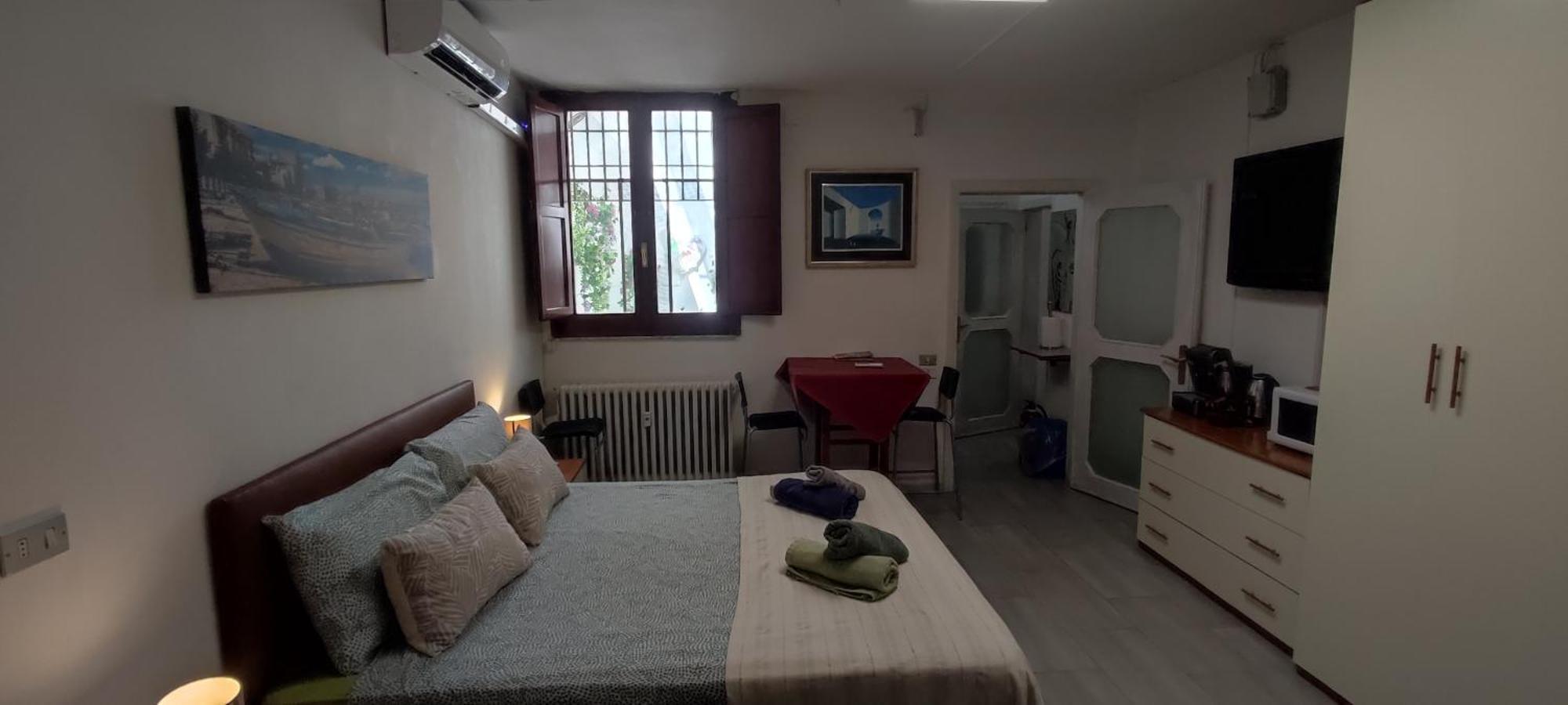 Apartment Super Studio, No Noise, Near Seaside, Shops Bari