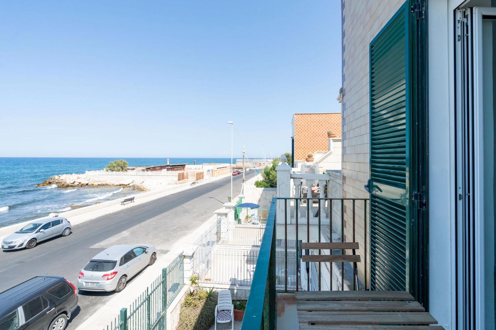 The Sea Outside By Wonderful Italy Bari