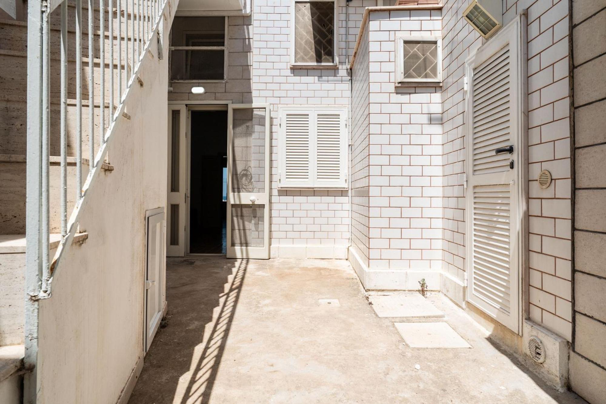 Apartment The Sea Outside By Wonderful Italy Bari