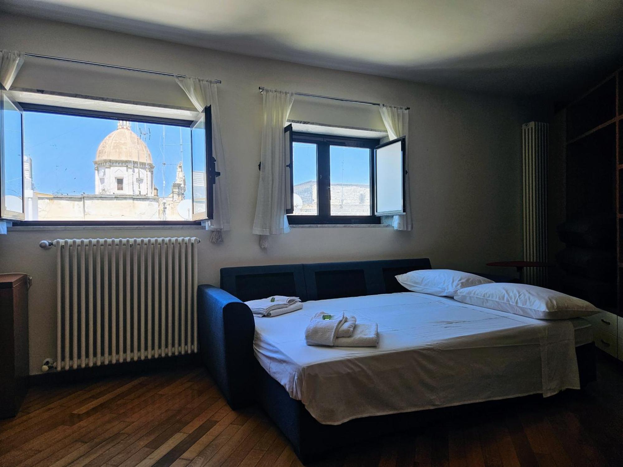 Ciaobari - Elegant 4 Bedrooms In The Heart Of Old Town Apartment *