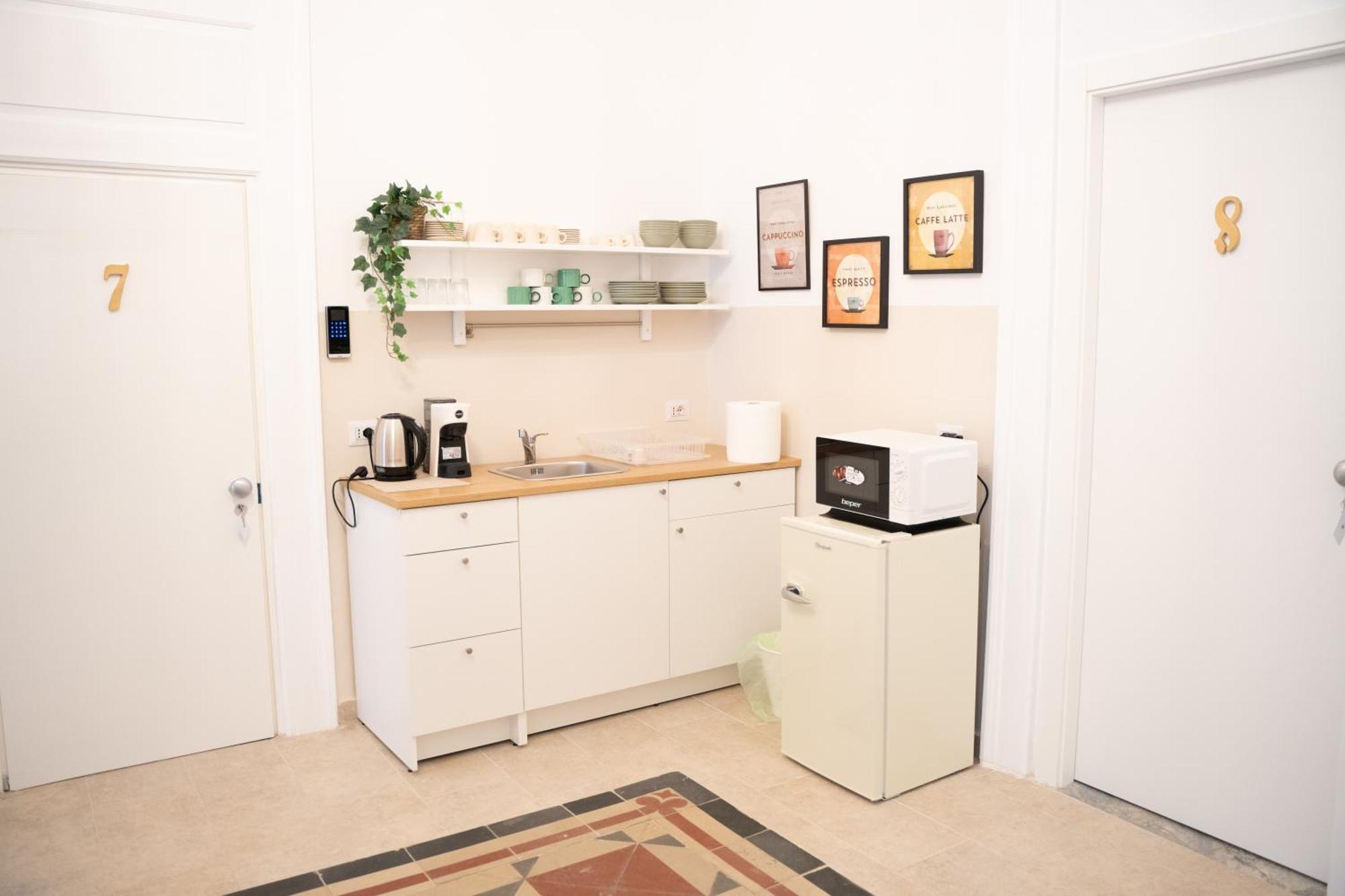 Bed & Breakfast Principe Amedeo 93 *