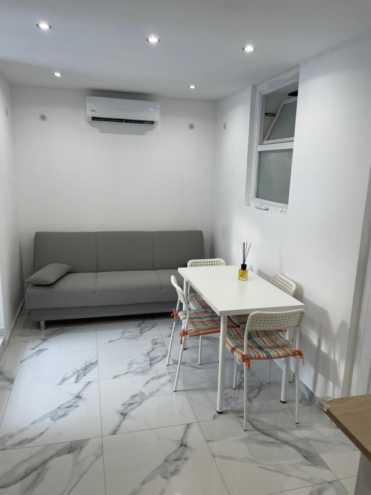 Ada Apartment *