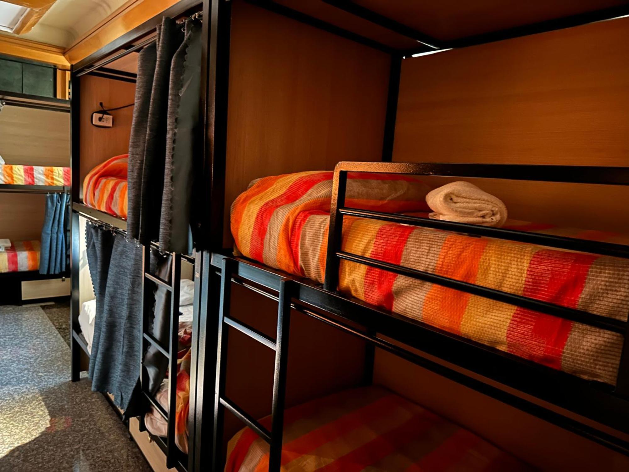 Hostel Cconforthotels Host *