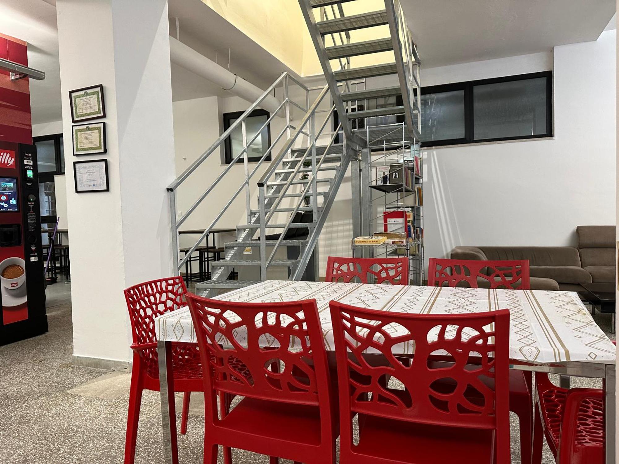 Cconforthotels Host Hostel Bari