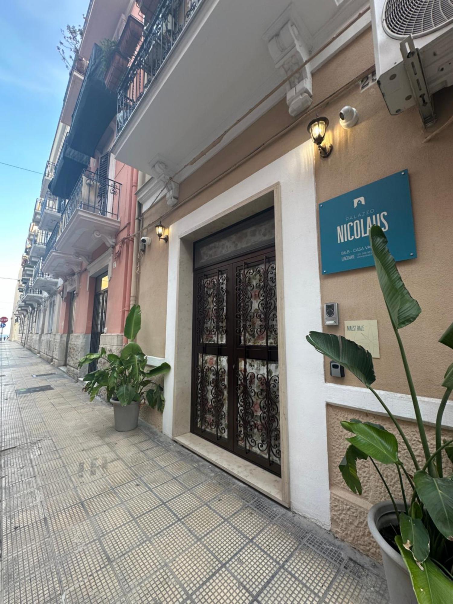 Palazzo Nicolaus Del Lungomare Bed & Breakfast *
