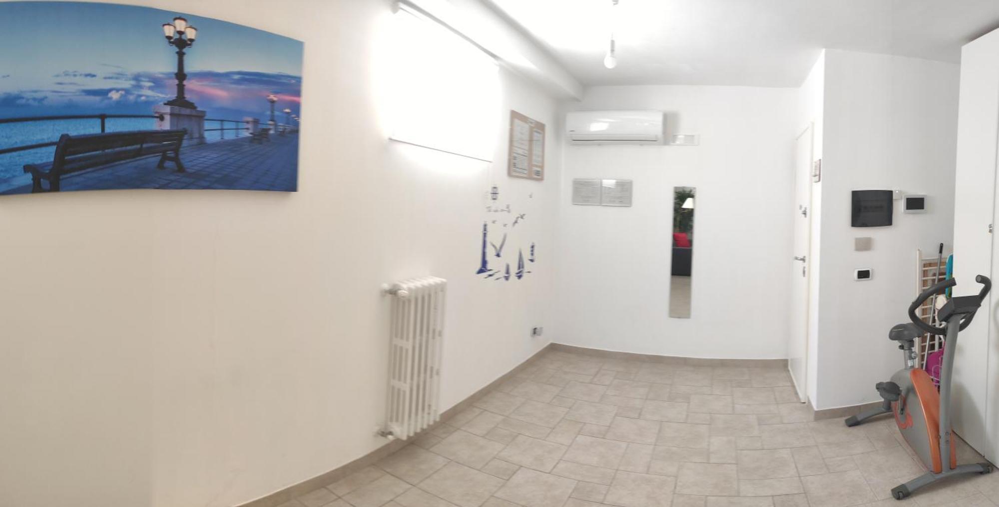 Seagull - Front And Sea View & Airport Apartment