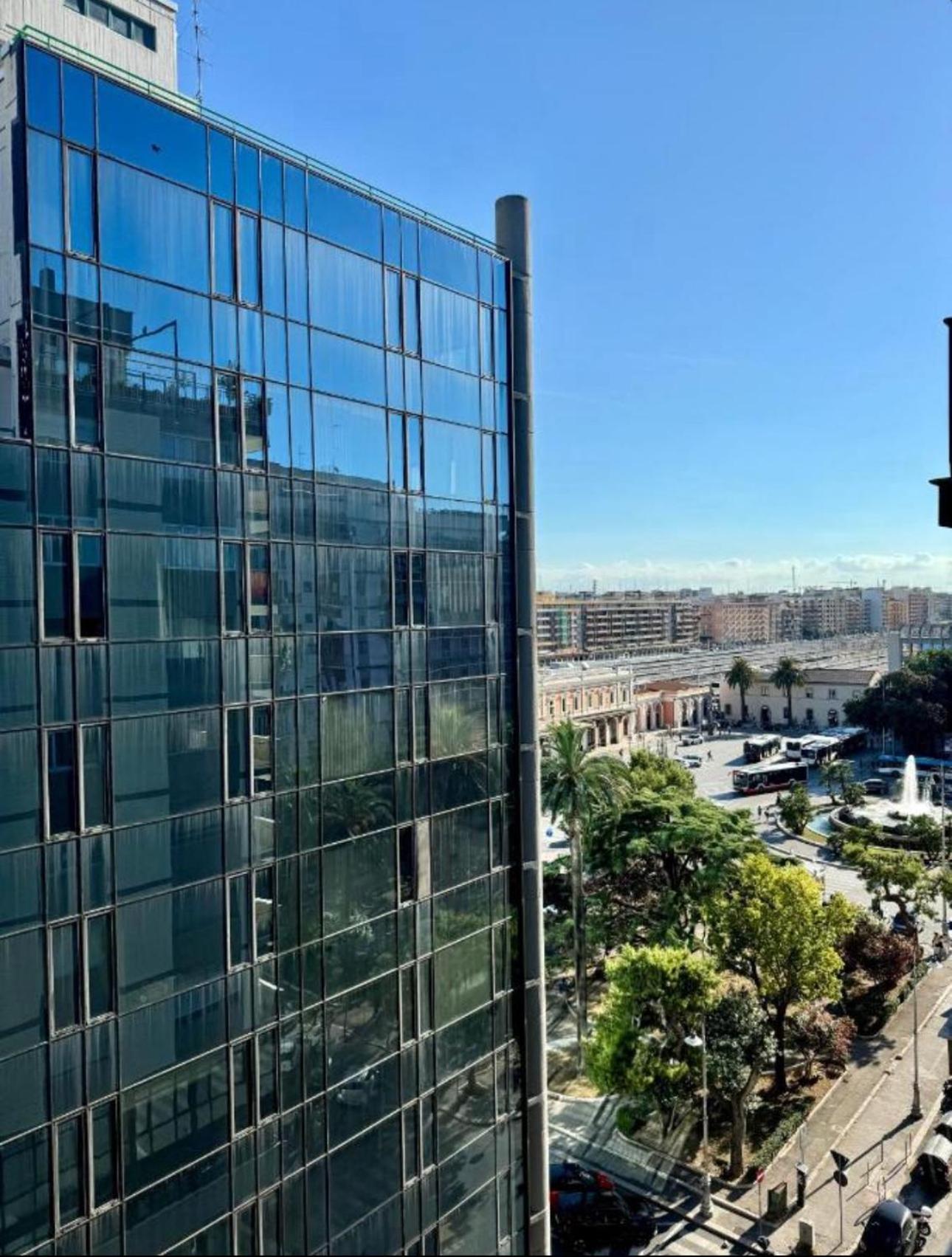 - Station Apartment Bari