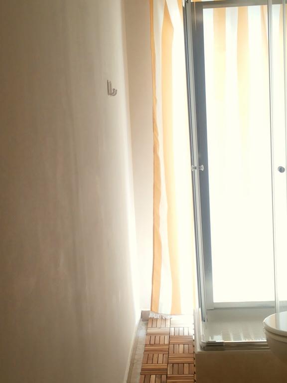 Bed 21 * Bari