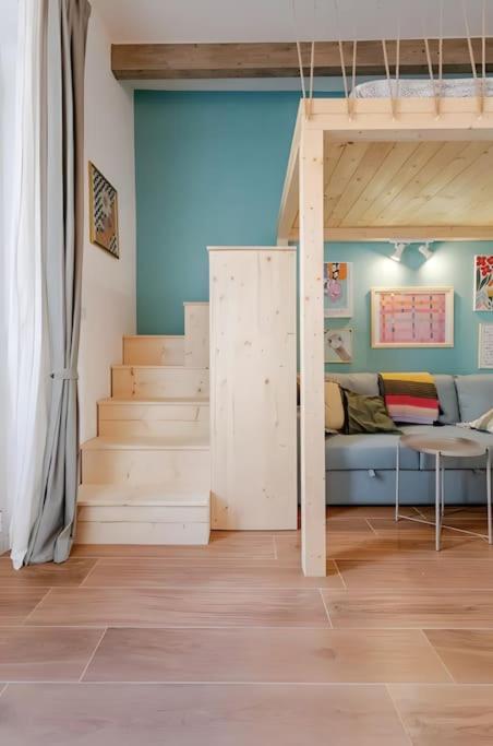 Thetinyhouse 70128