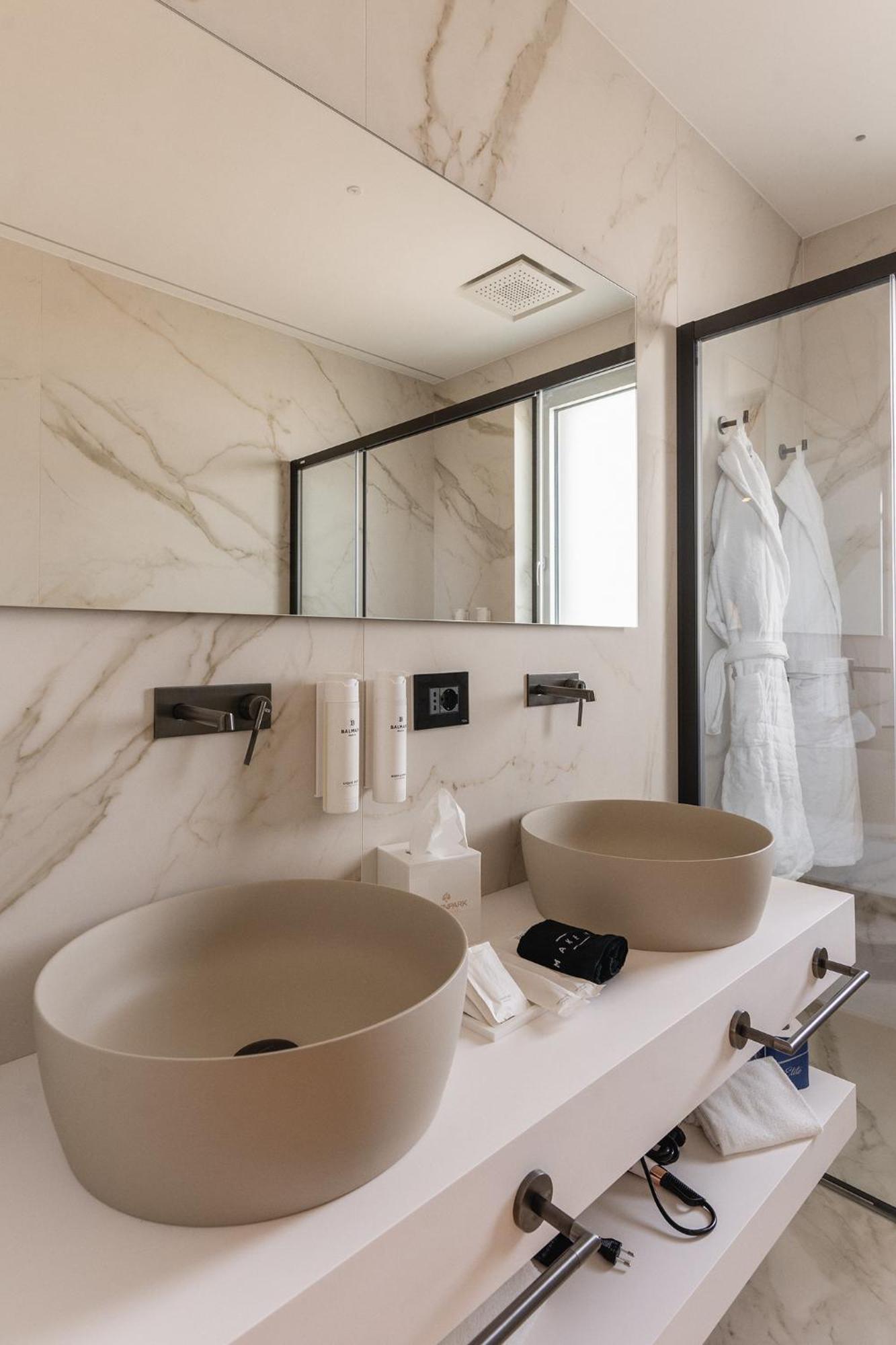 Park Penthouse & Pool - Heated Pool - Bed & Breakfast
