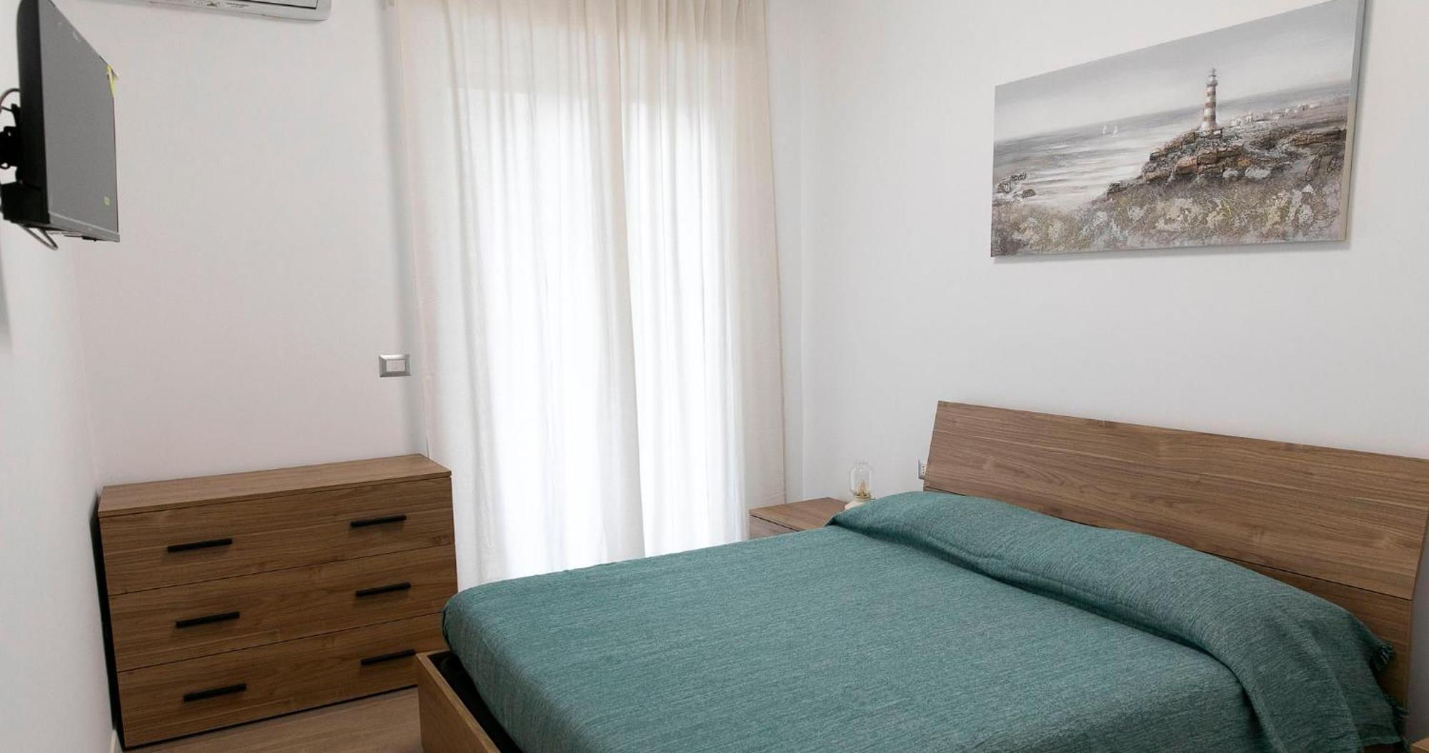 Adelphi 1 * Bari