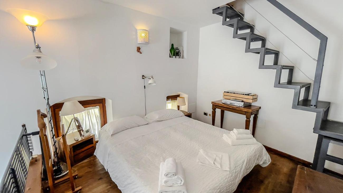 Apartment Il Rifugio Del Dottore 1 - And Upside In Oldtown Bari