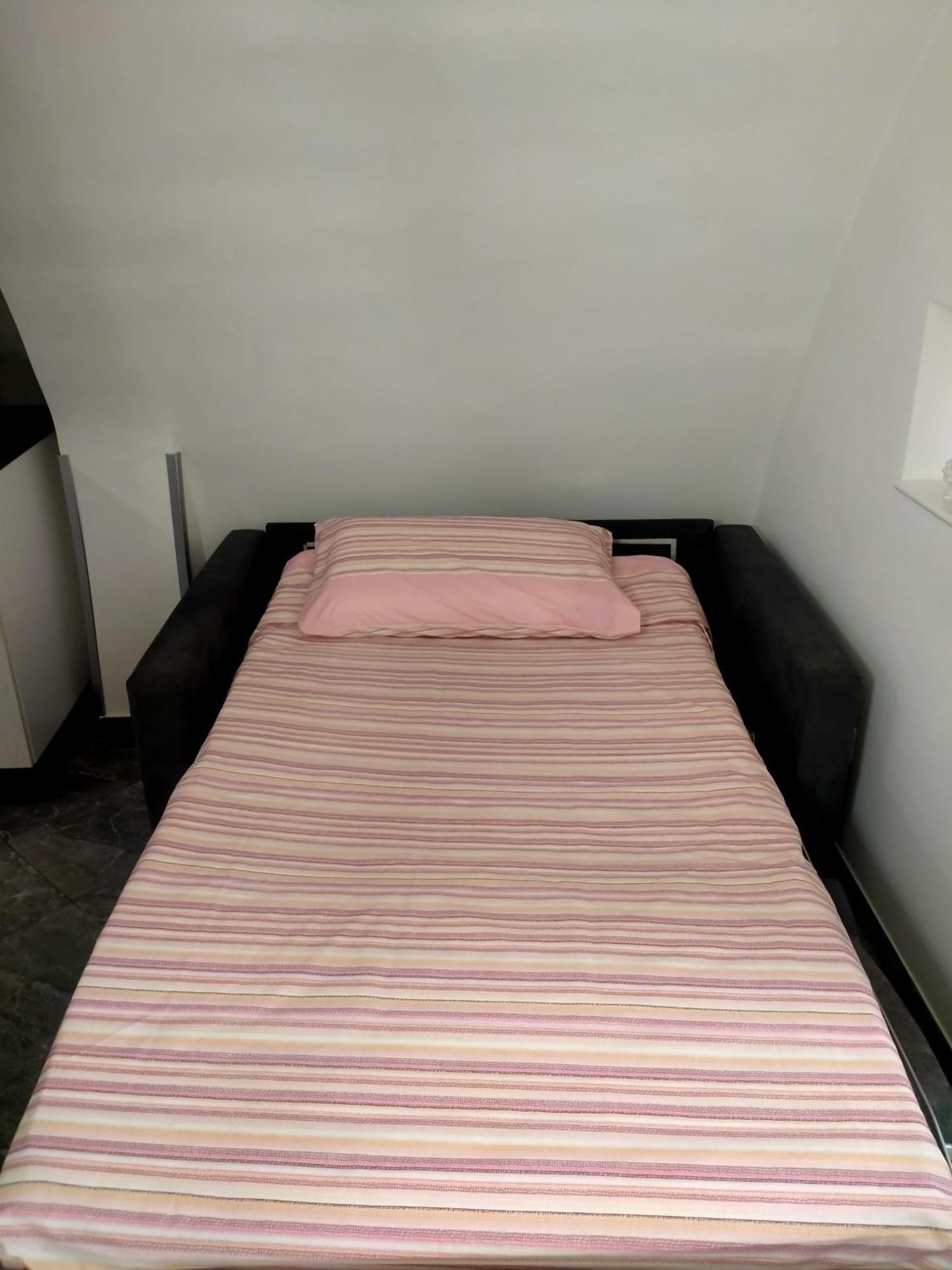 Apartment Romeo 3 *