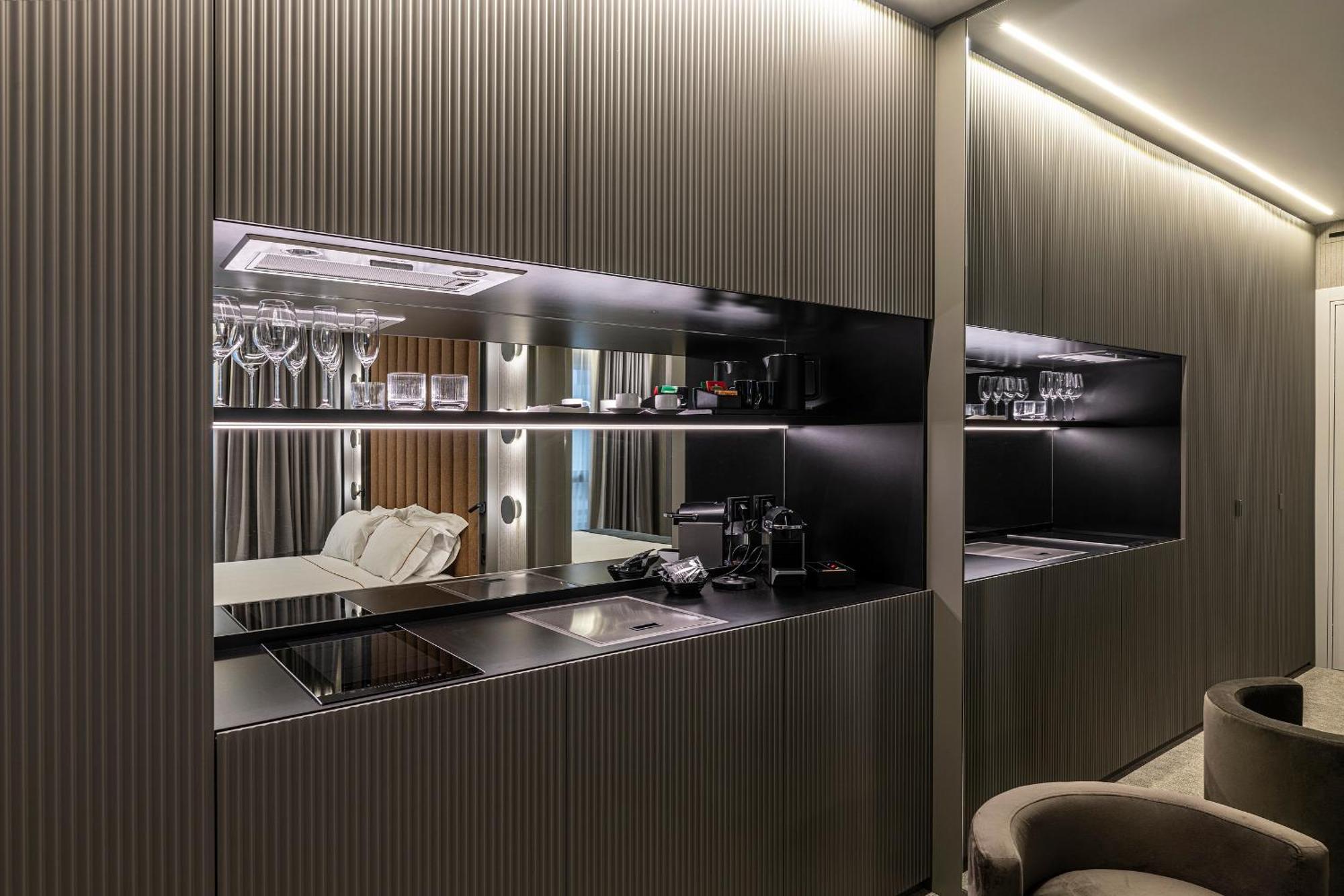 Zeta Aparthotel