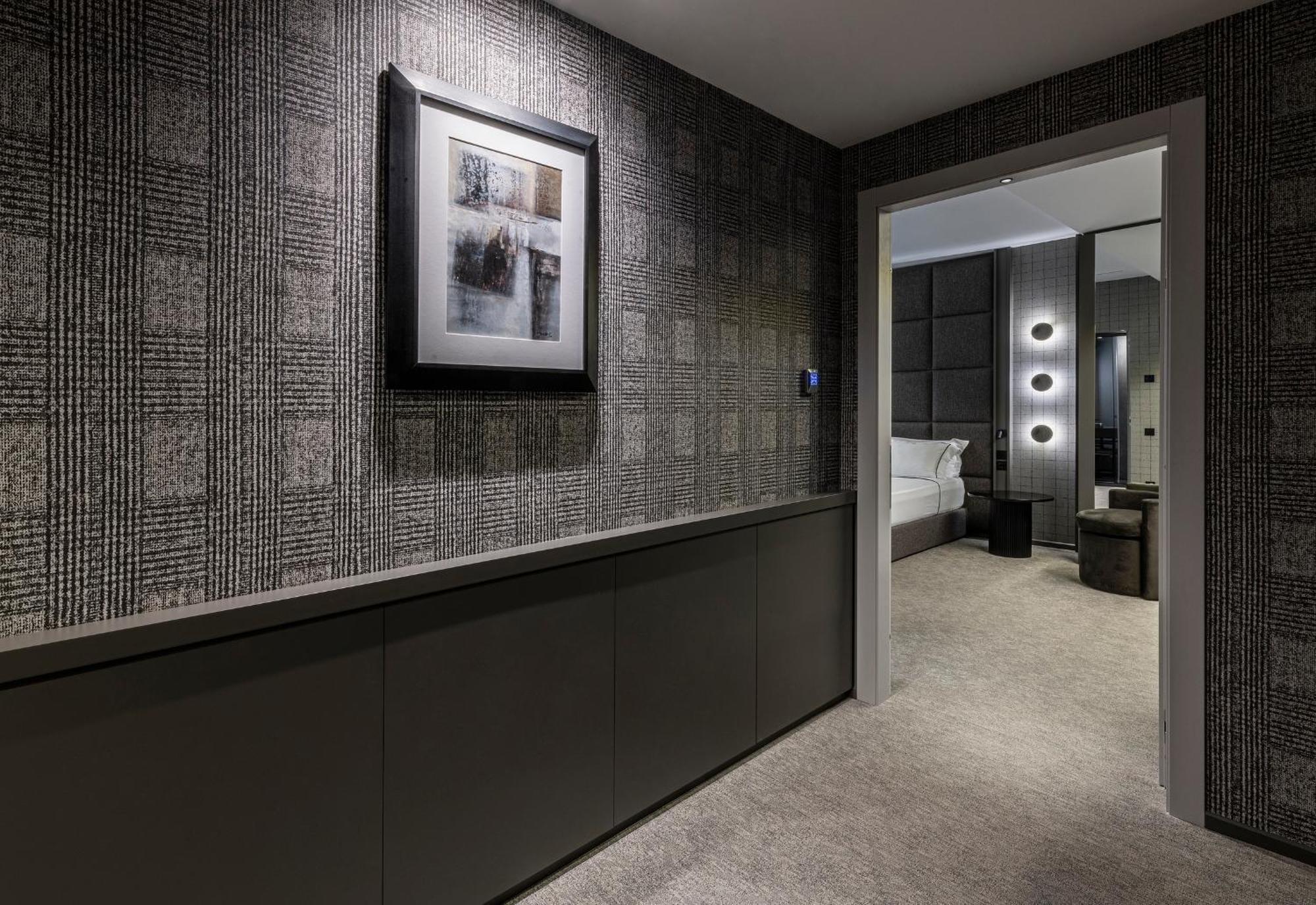 Zeta Aparthotel