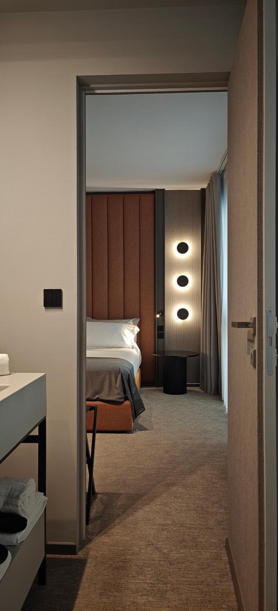 Zeta Aparthotel