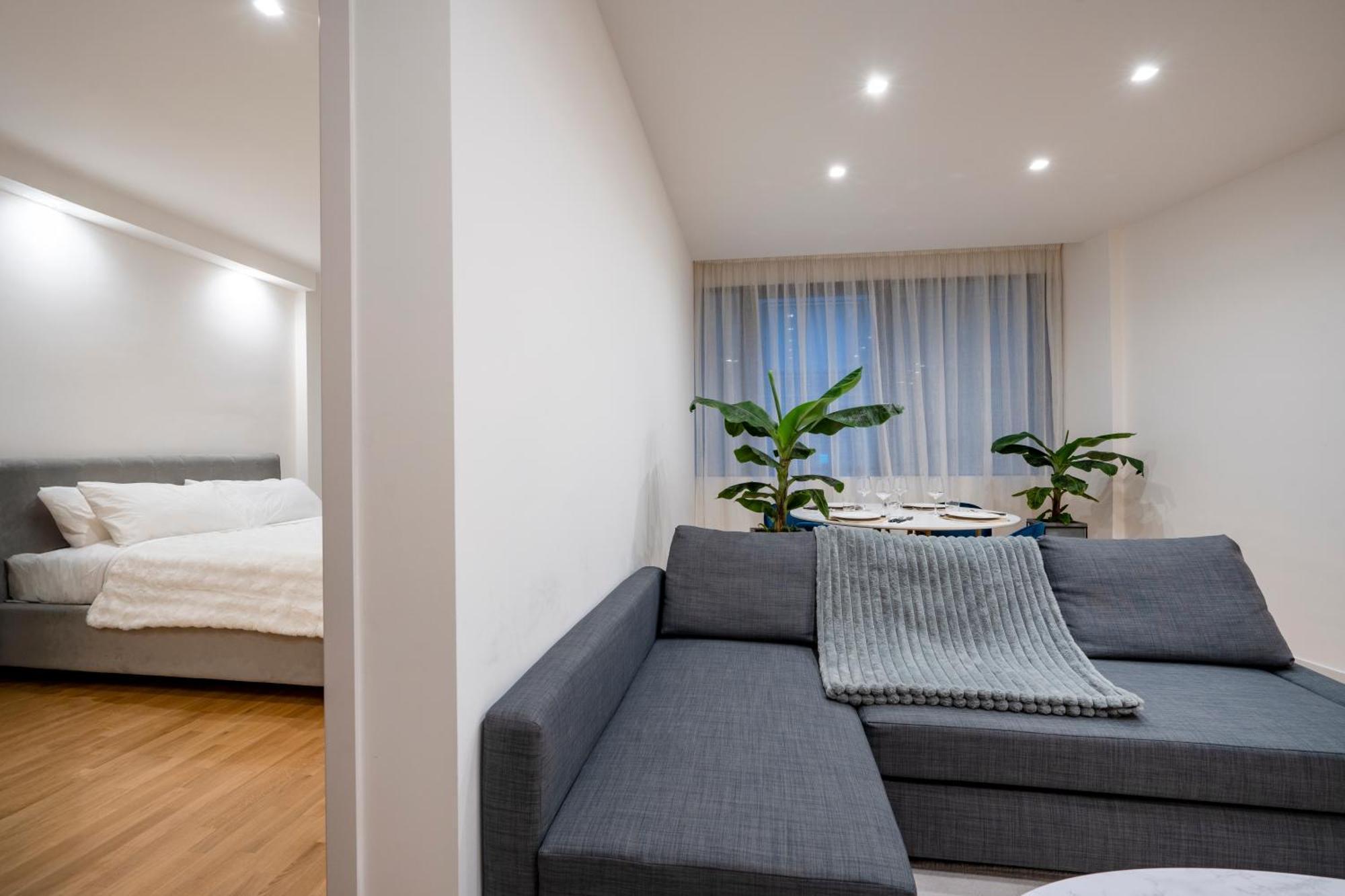 Luxury In Center Apartment *
