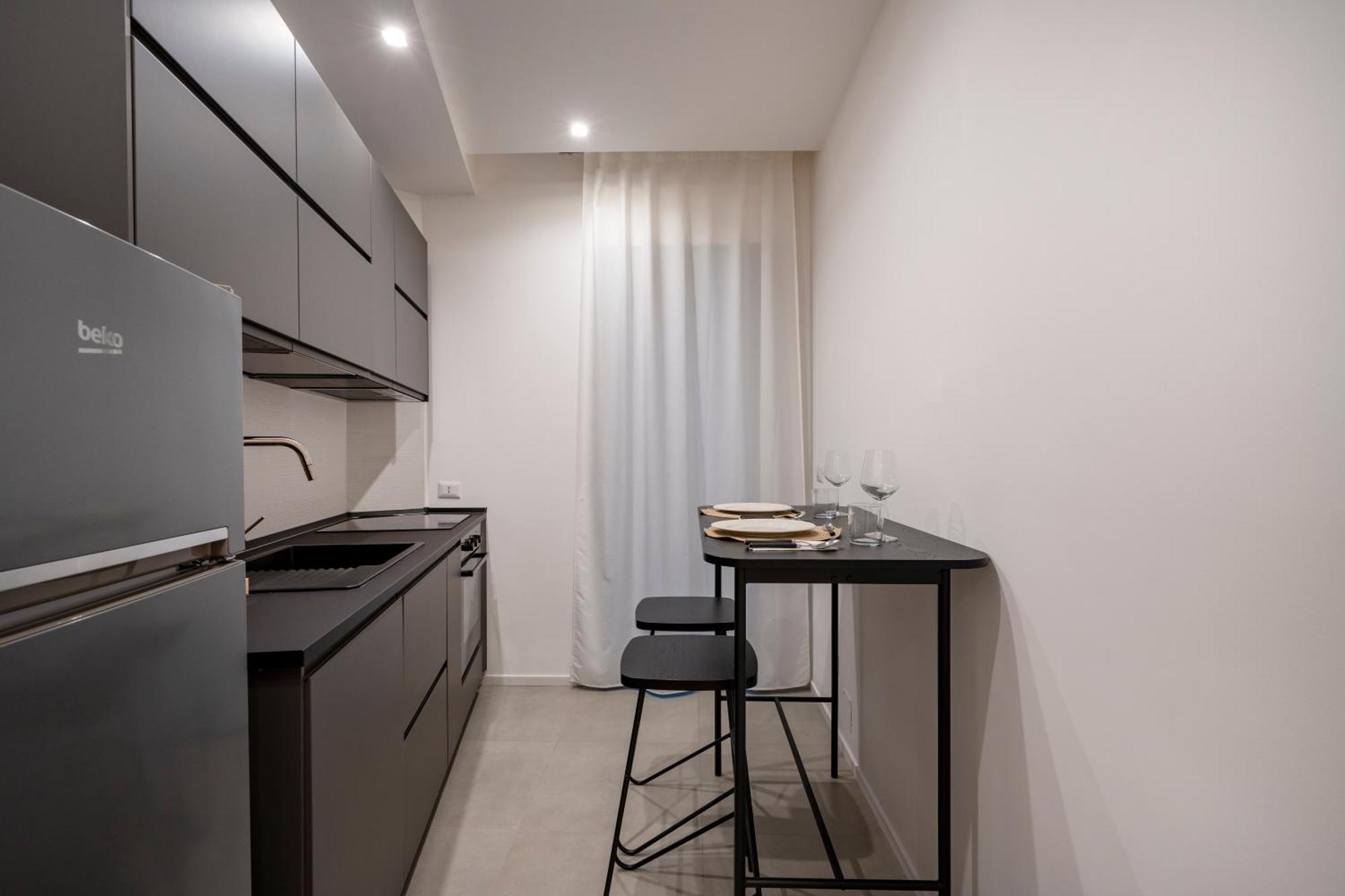 Luxury In Center Apartment